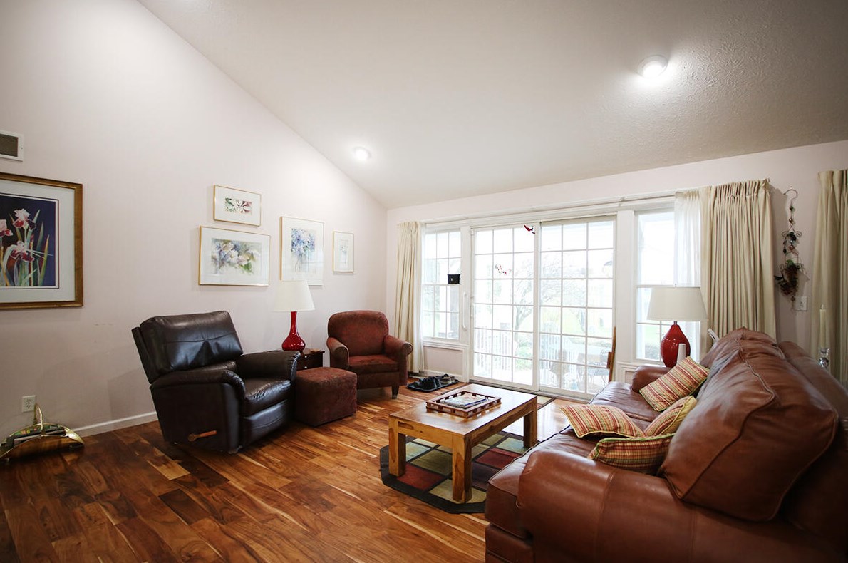 106 Bridle Path Ln, Niles, MI 49120-7803