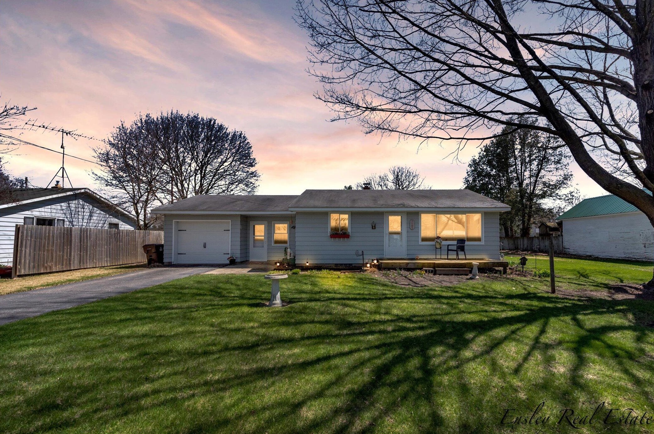 321 4th St, Trufant, MI 49347-9752