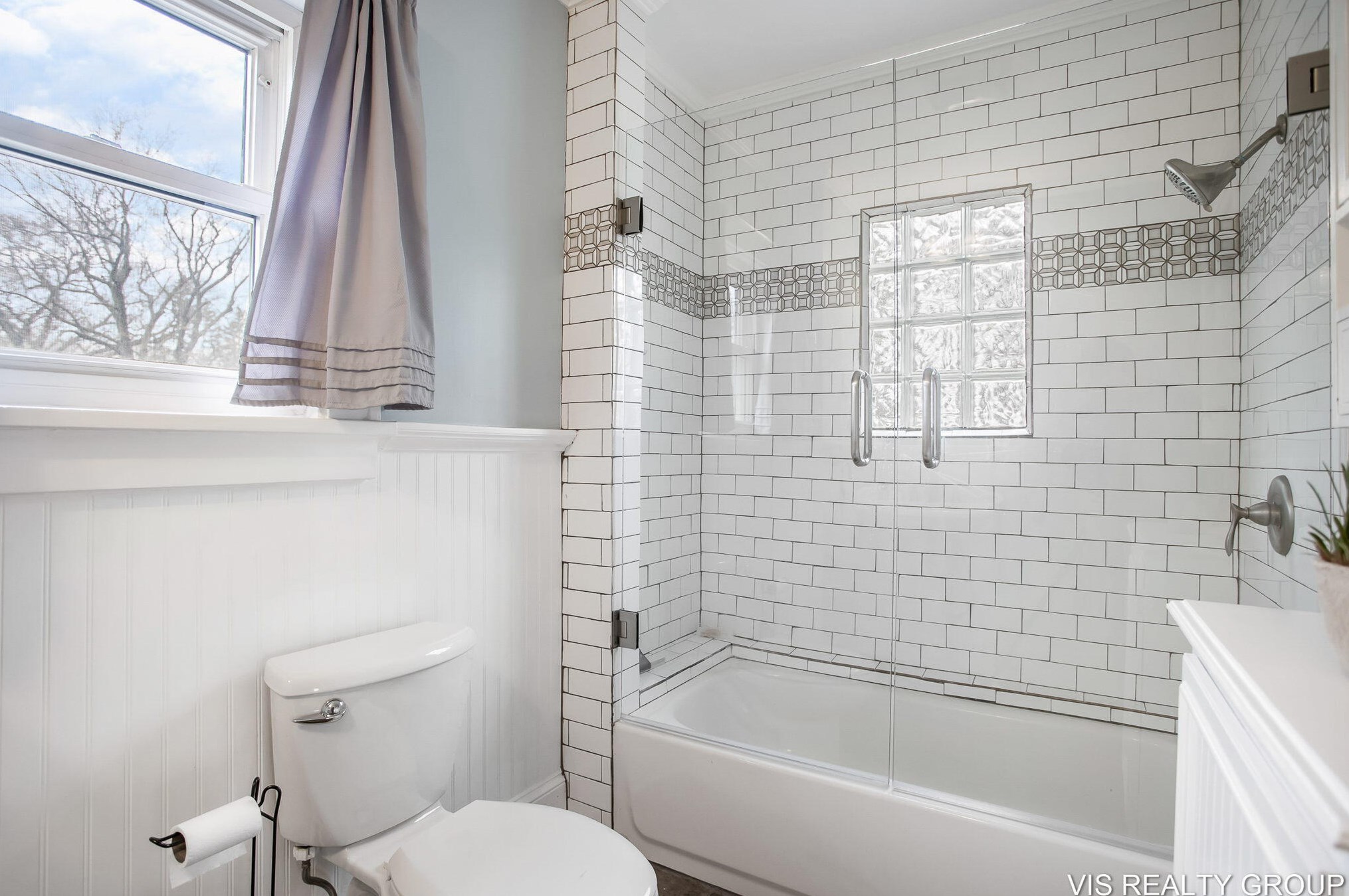 519 Riv St, Spring Lake MI 49456-2053 exterior