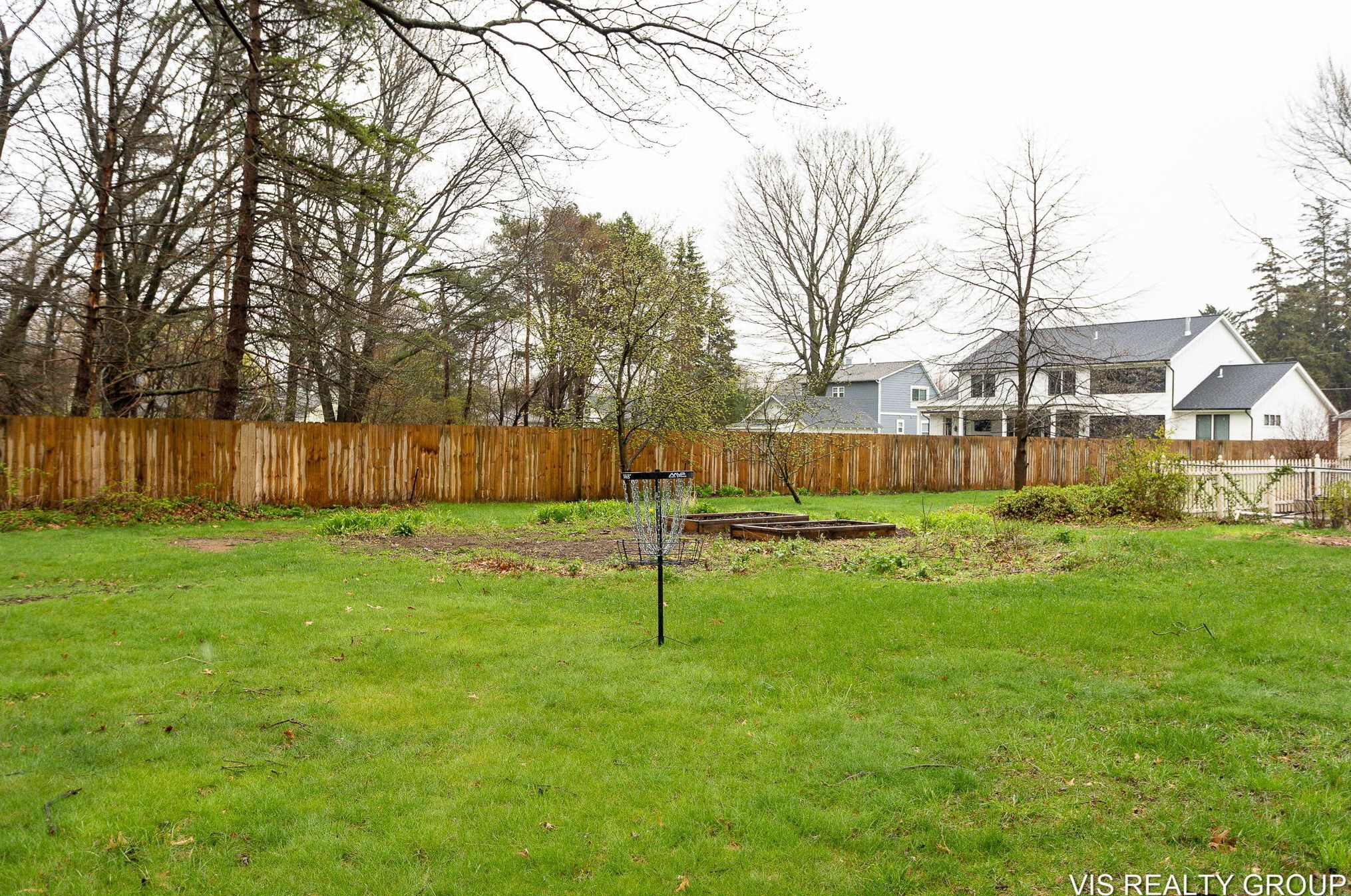 519 Riv St, Spring Lake MI 49456-2053 exterior