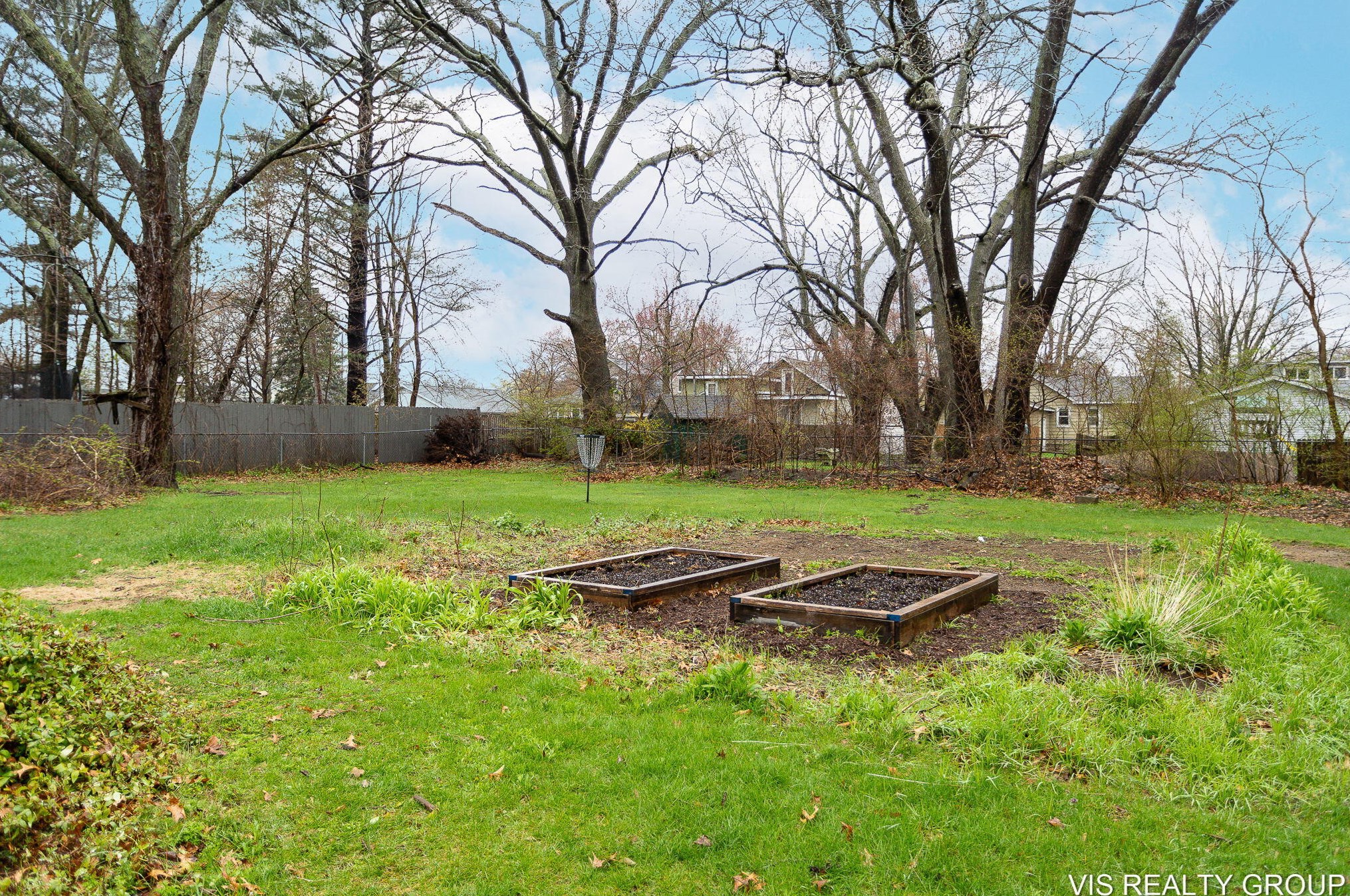 519 Riv St, Spring Lake MI 49456-2053 exterior