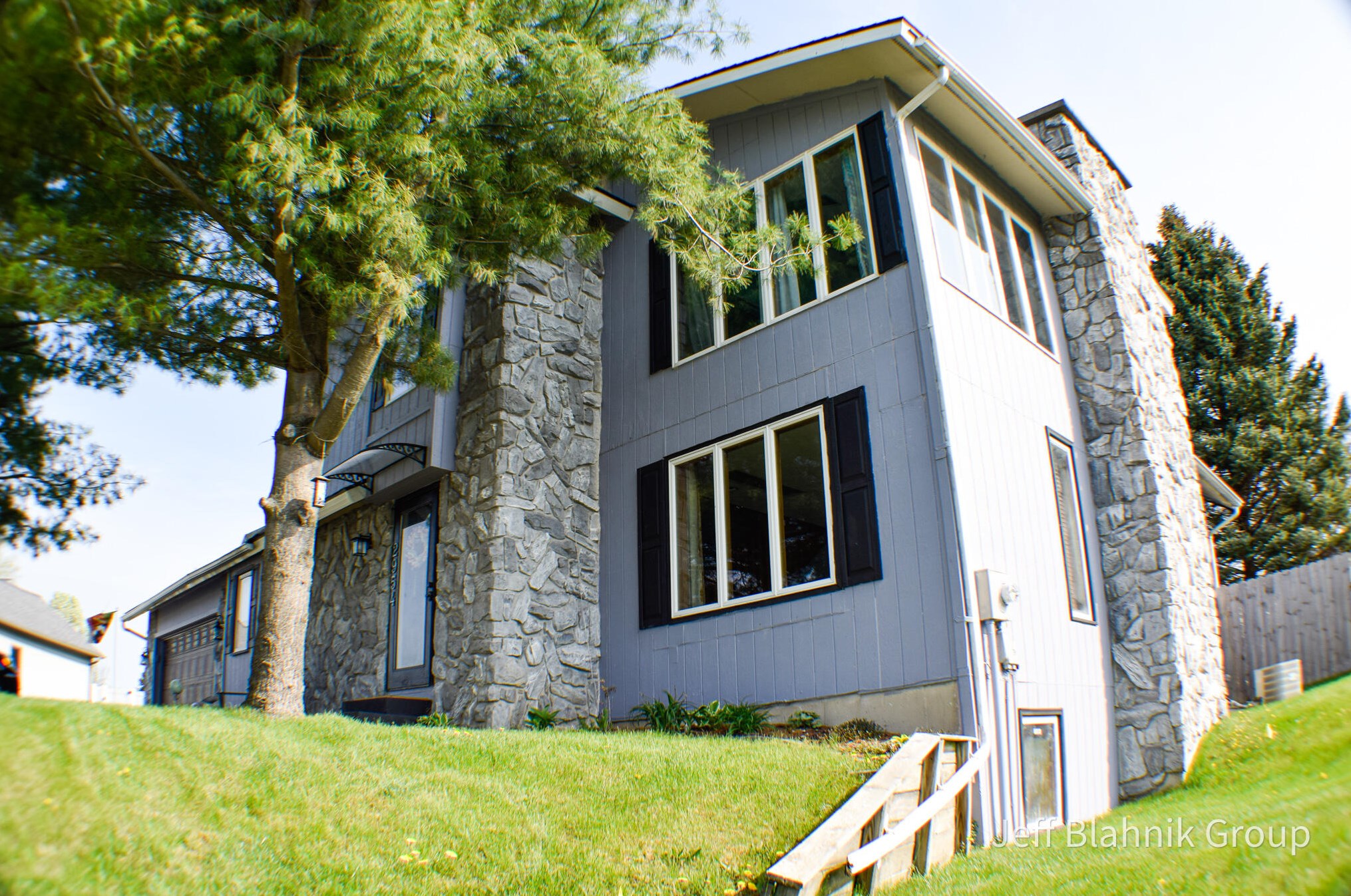 2954 Vistaview Ct, Grand Rapids, MI 49544-1693