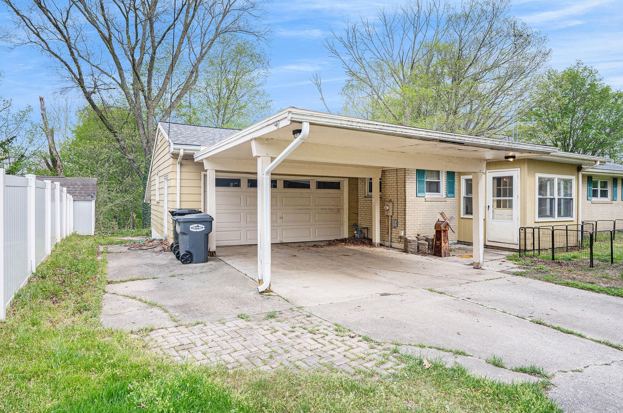 4583 Terra Ln, Saint Joseph, MI 49085