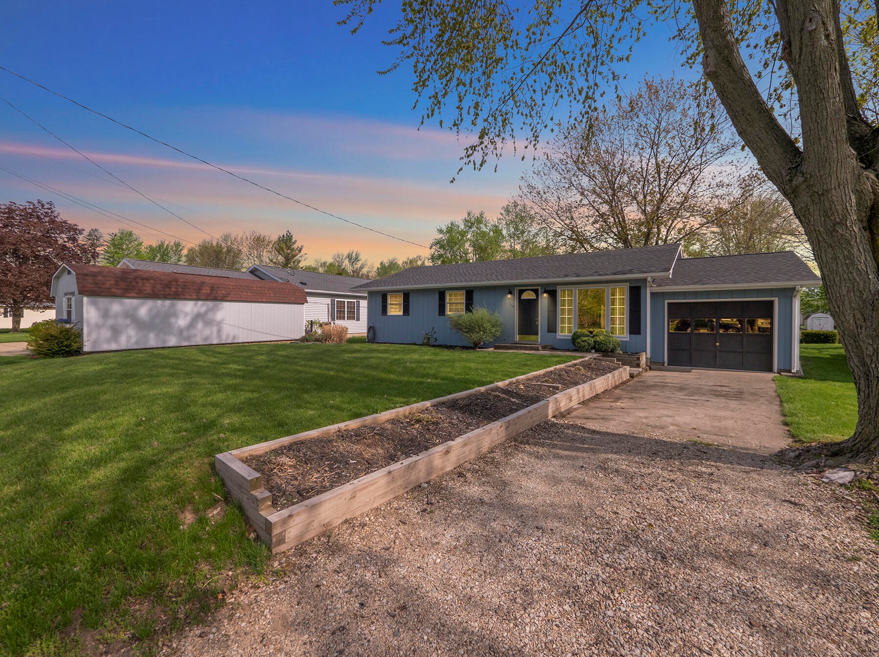 536 Hickory Ln, Coldwater, MI 49036