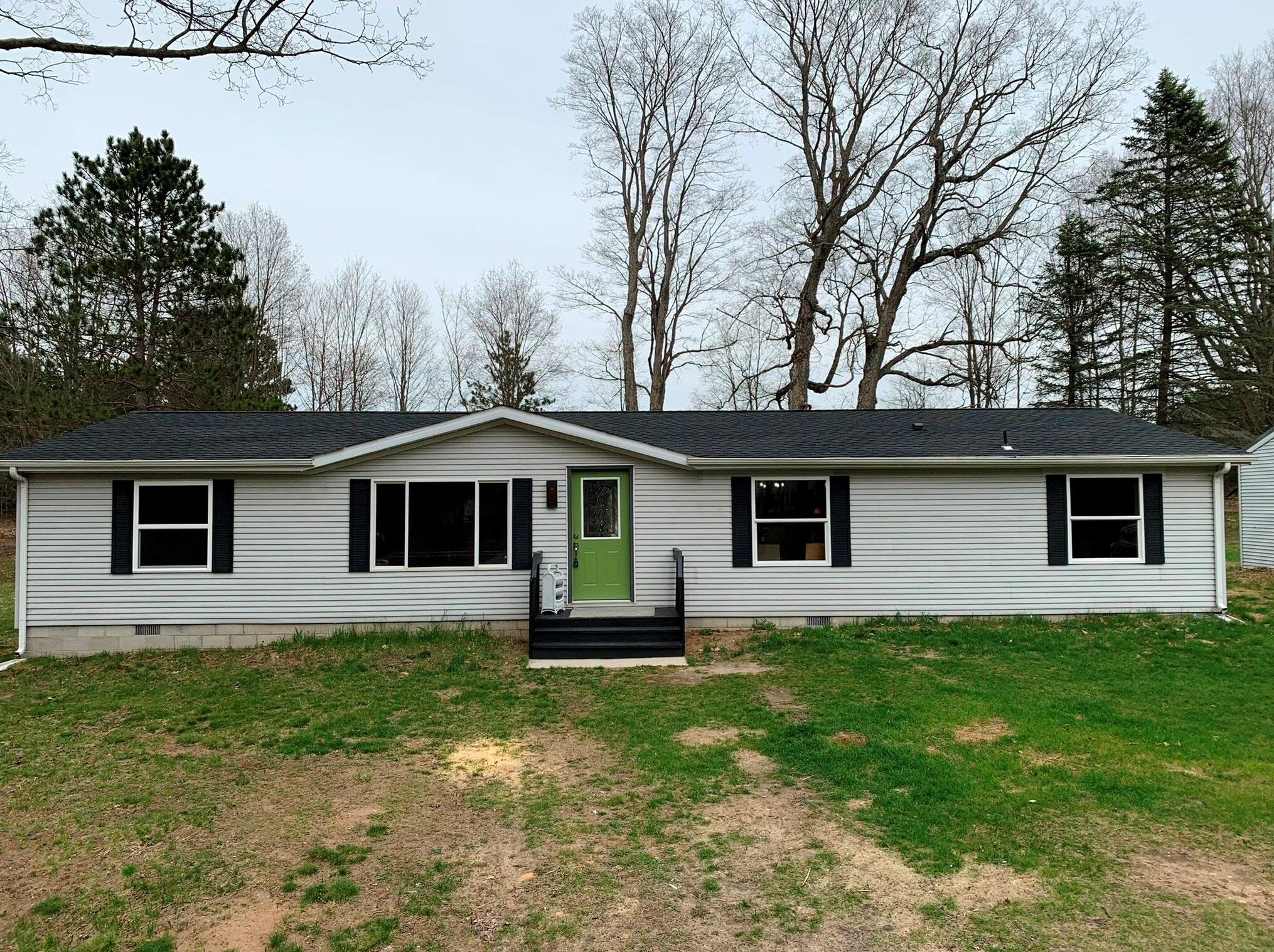 144 Forest Trl, Leroy, MI 49655-9405