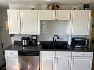 620 Loa St, Lansing, MI 48910-2948