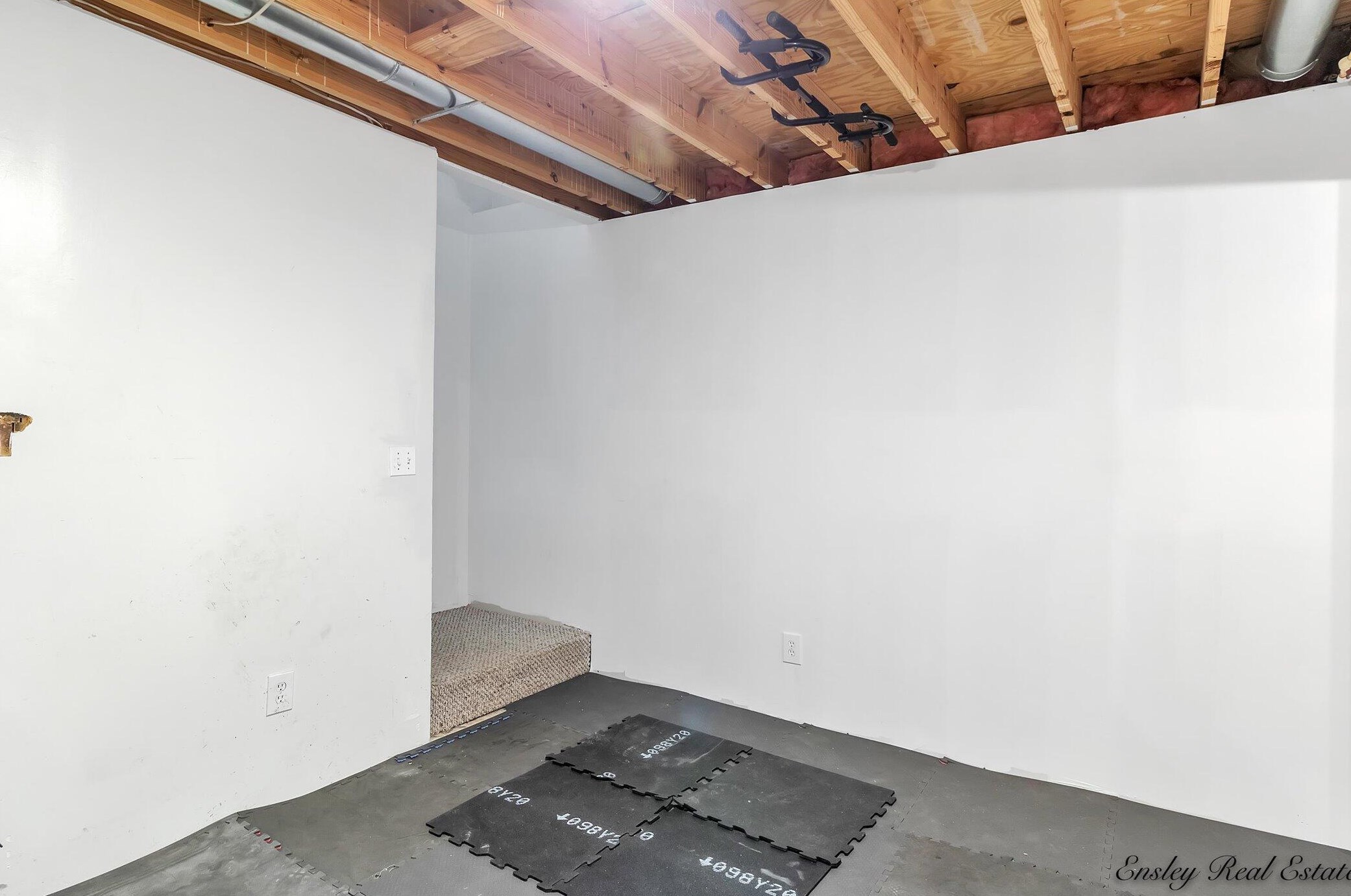 8899 Kraft Ave, Caledonia MI 49316-7682 exterior