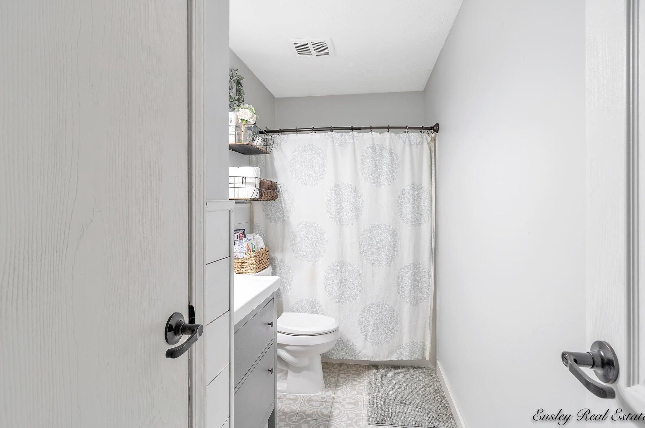 8899 Kraft Ave, Caledonia MI 49316-7682 exterior