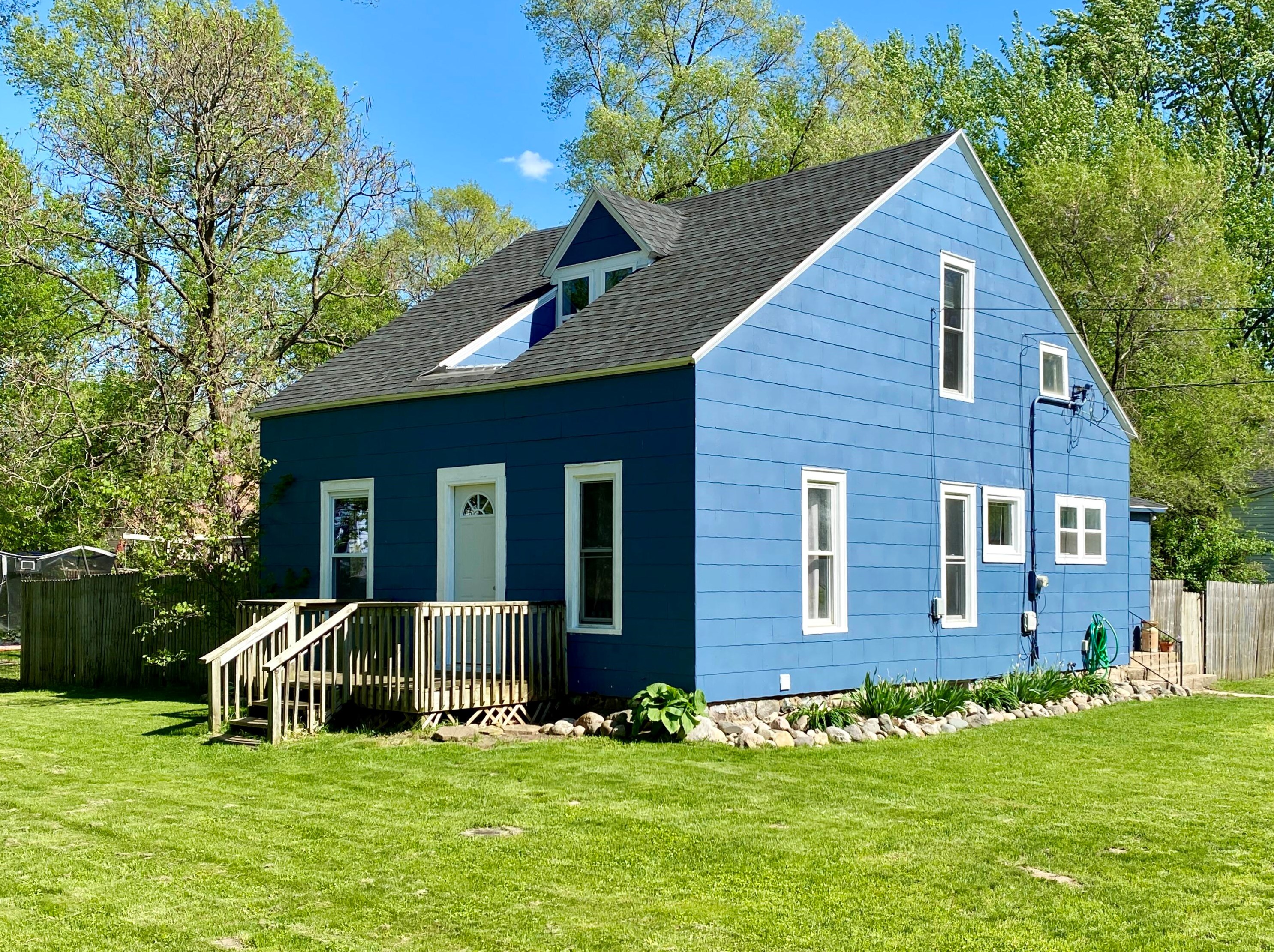 504 Fremont St, Middlevle, MI 49333