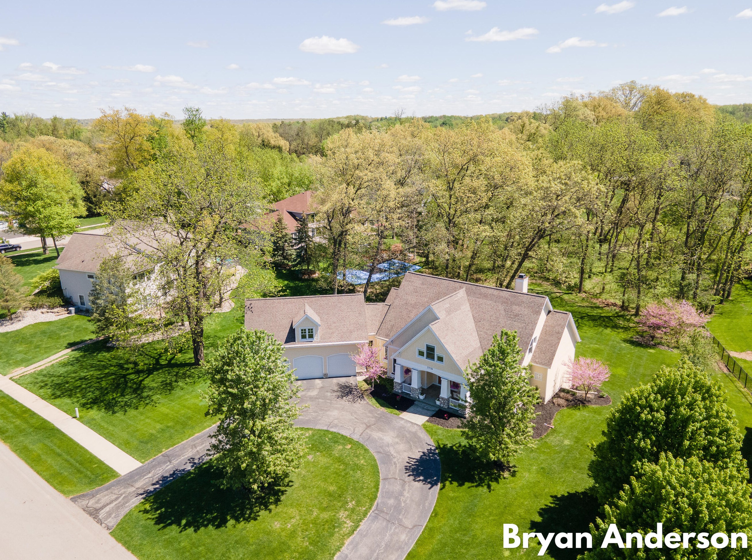 7775 Ashwood Dr, Ada, MI 49301-8745