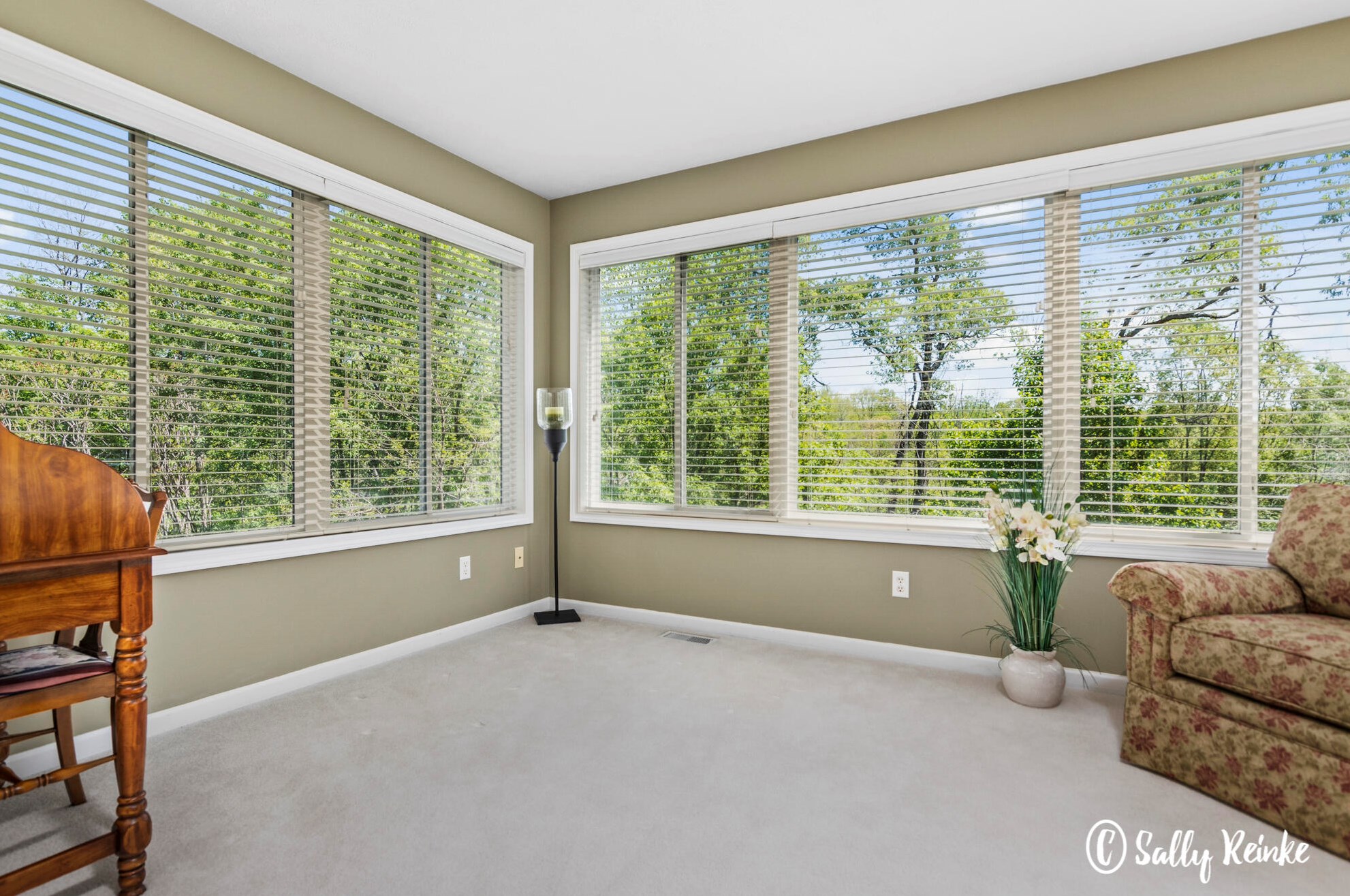 1990 Dunlin Ct, Grand Rapids MI 49505-7150 exterior