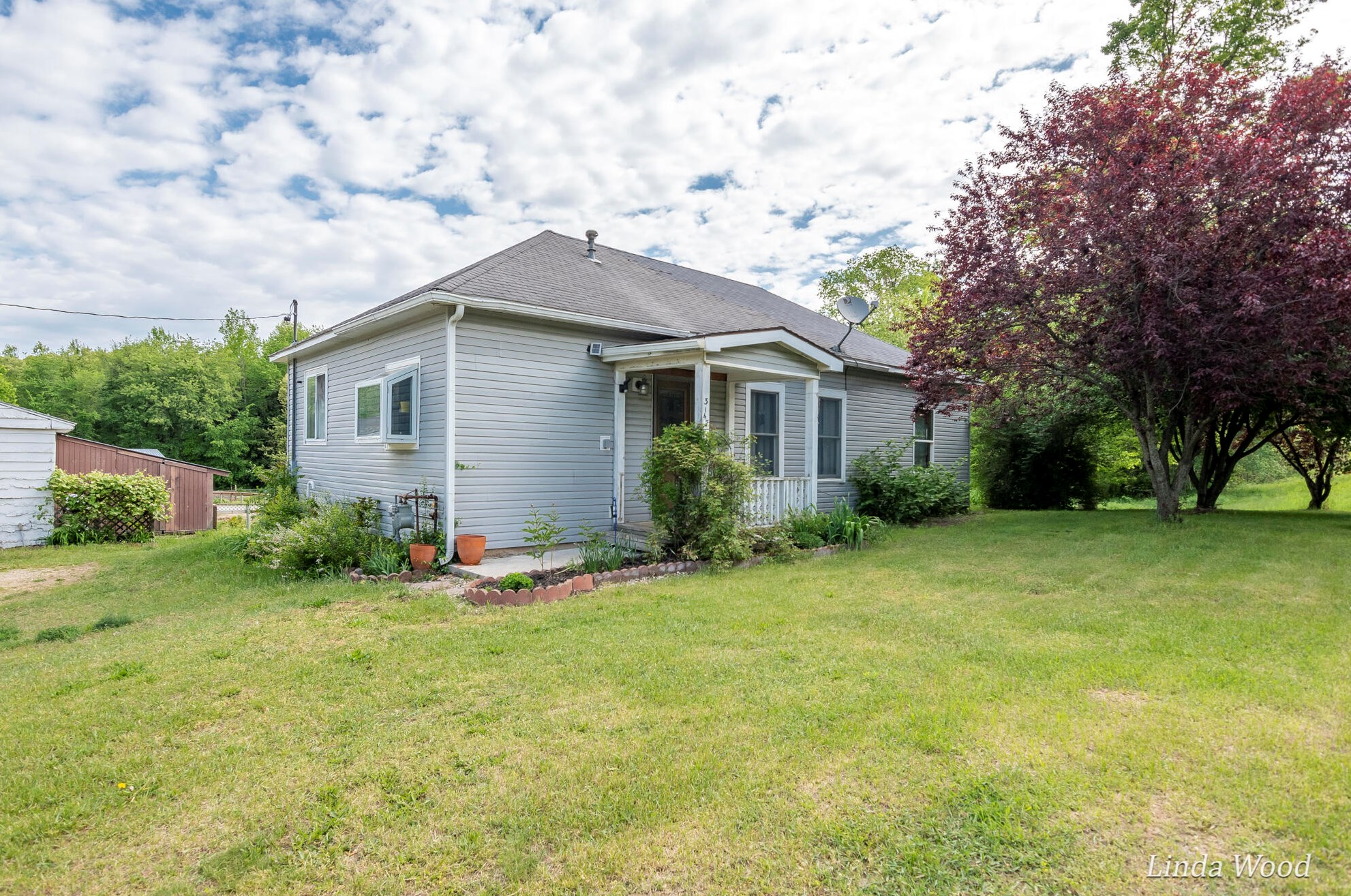 3147 136th Ave, Hamilton, MI 49419-9548