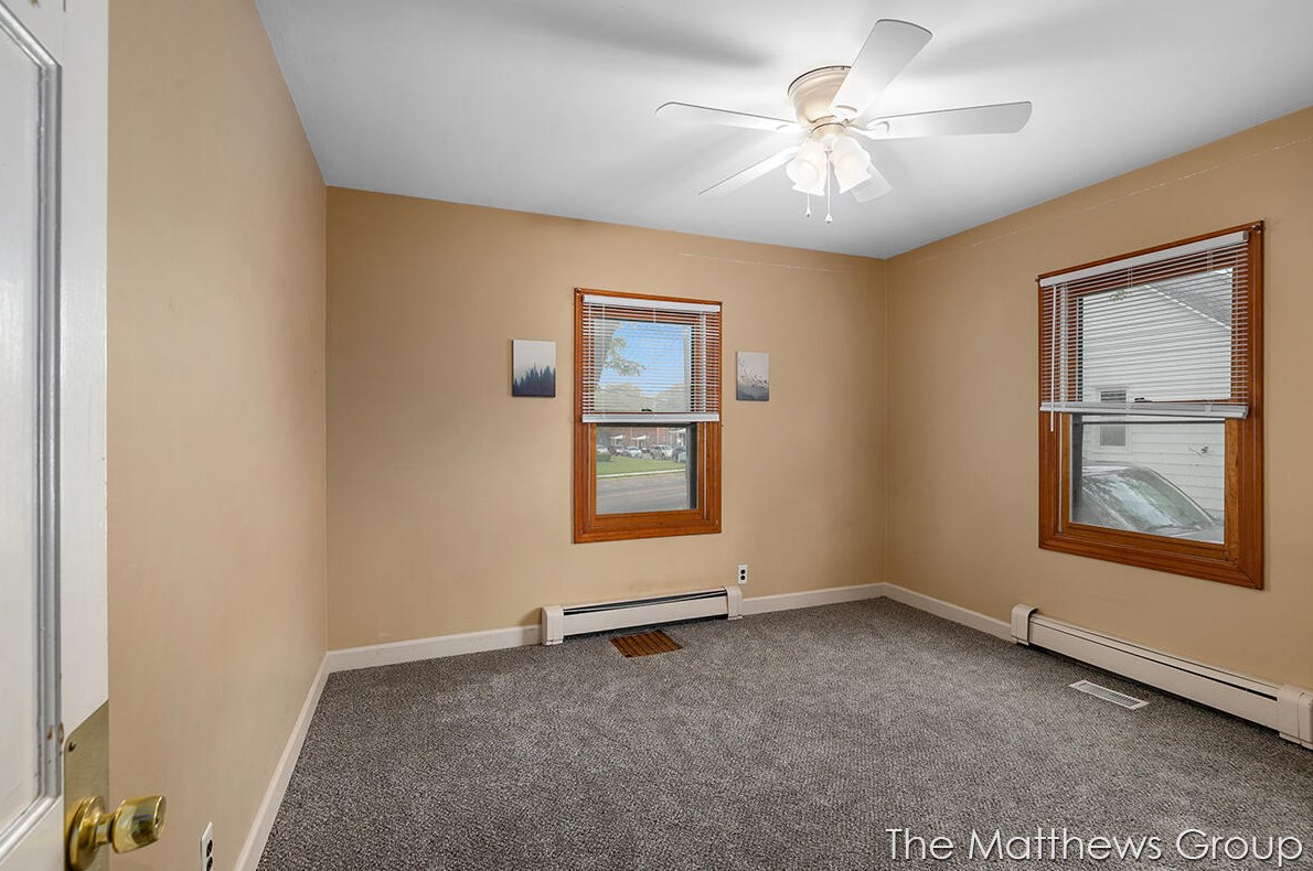 1946 Kalamazoo Ave, Grand Rapids MI 49507-3755 exterior