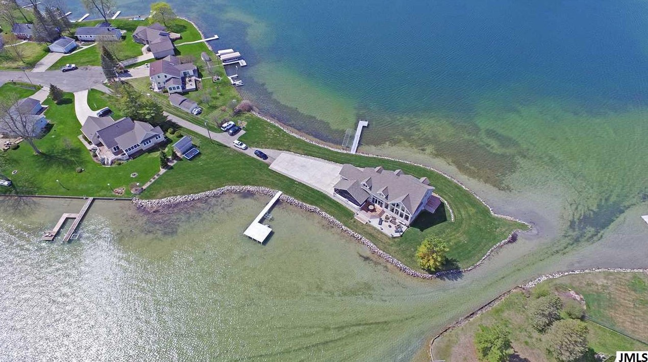 605 Acorn Trail, Horton, MI 49246