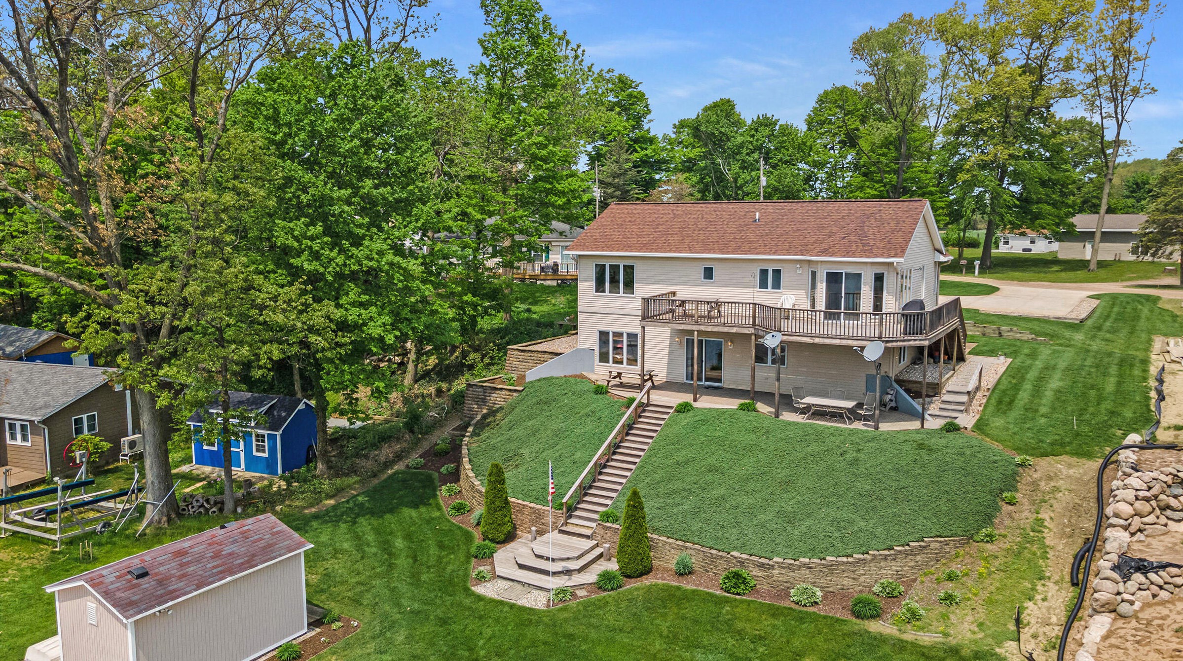 48933 Howard Dr, Lawrence, MI 49064