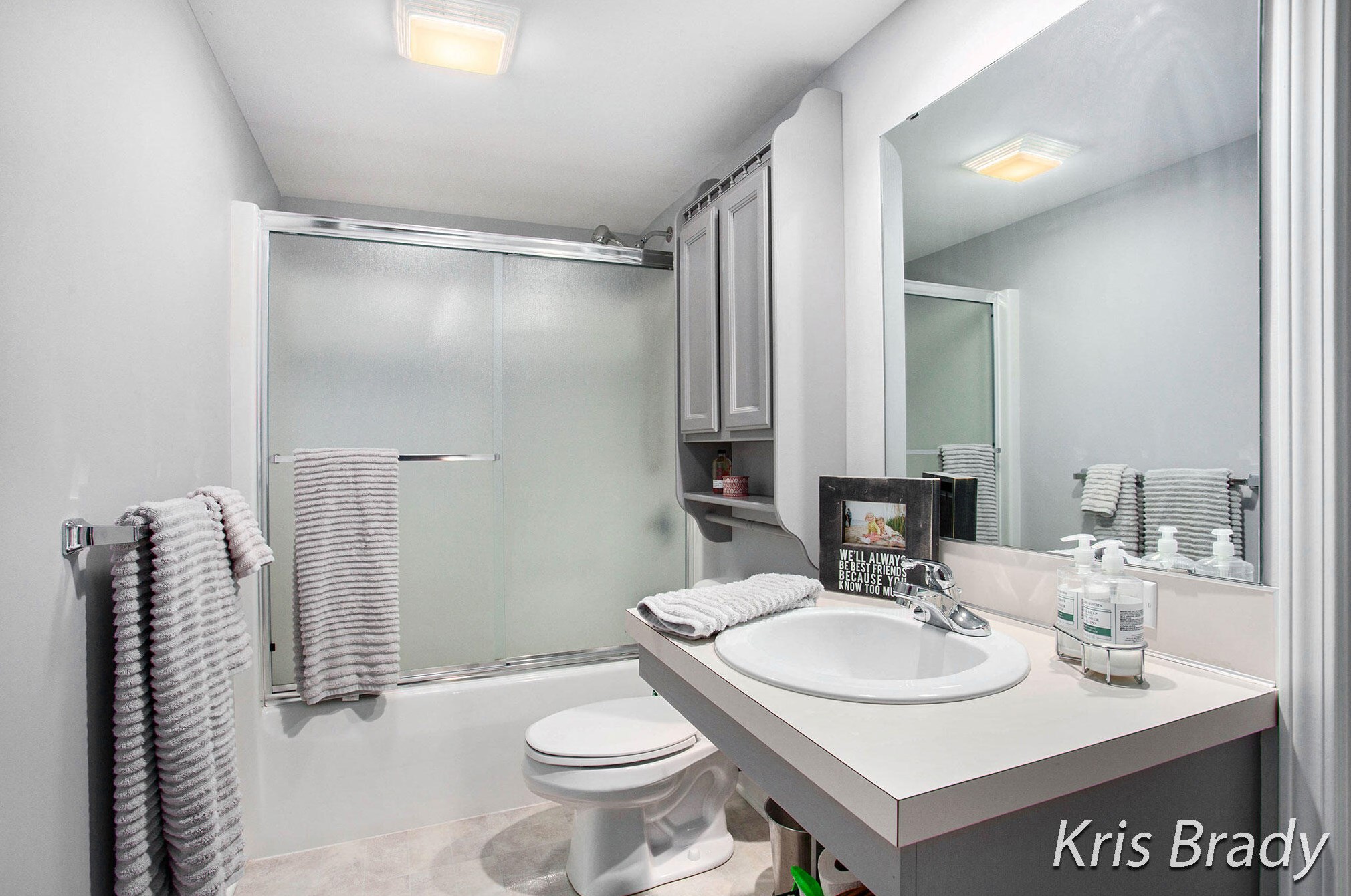 2214 Shetland Dr, Grand Rapids MI 49505-6390 exterior