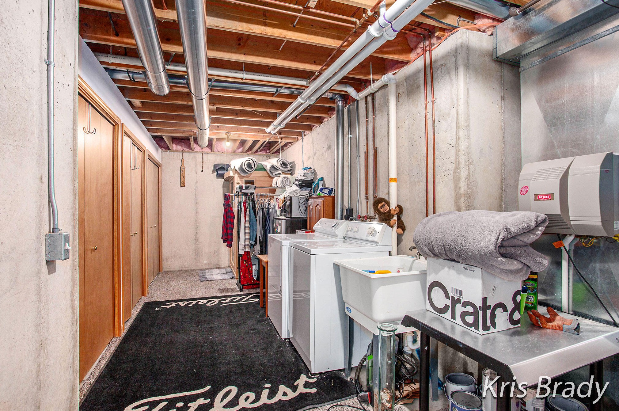 2214 Shetland Dr, Grand Rapids MI 49505-6390 exterior