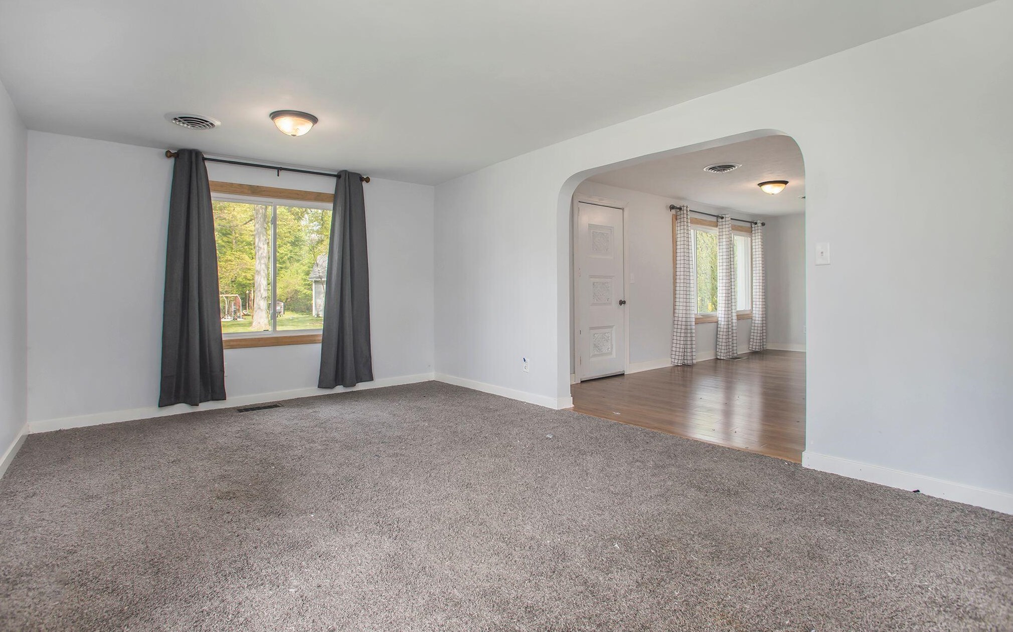 37129 Bay Ave, Paw Paw MI  49079-9310 exterior