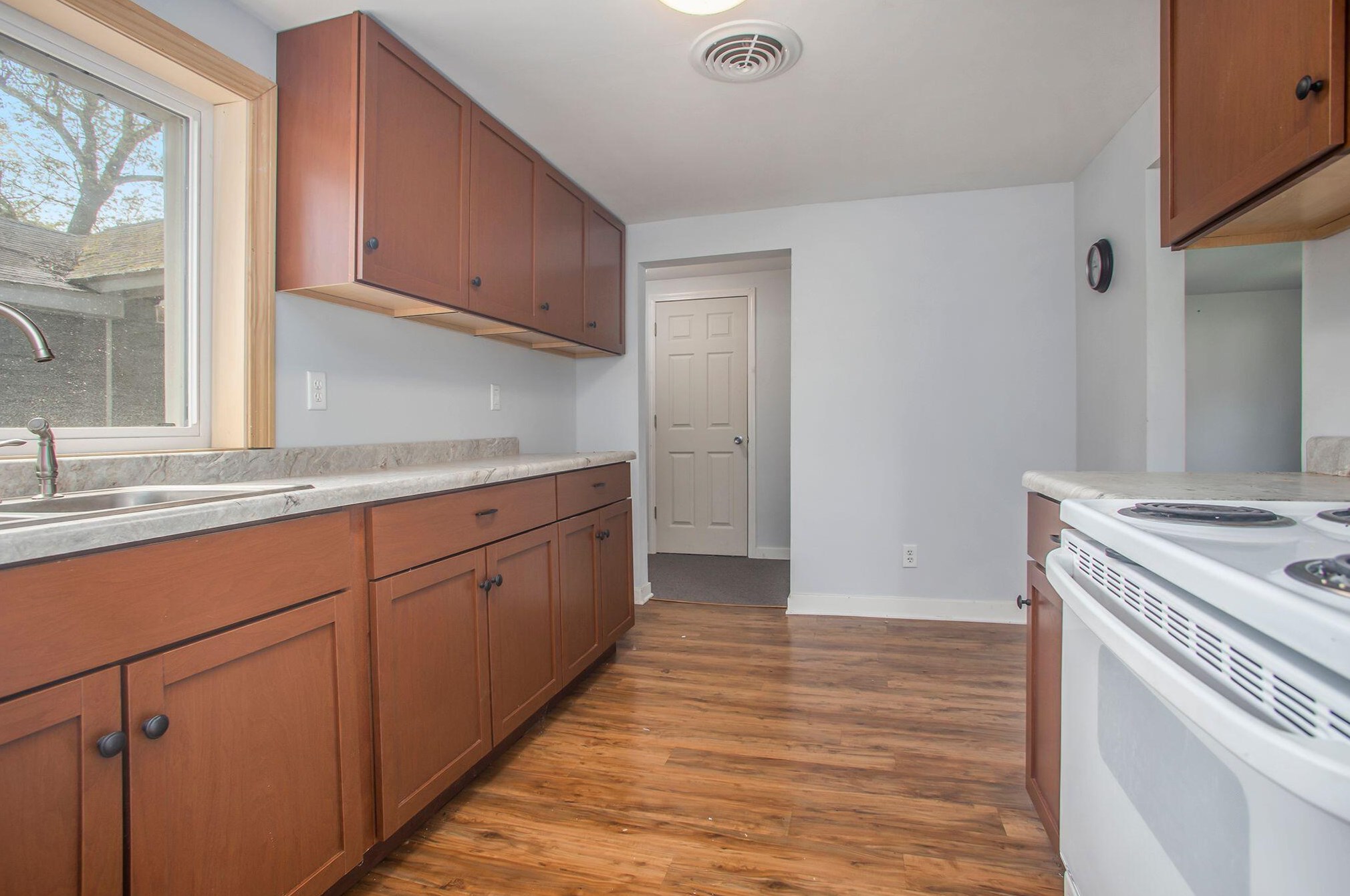 37129 Bay Ave, Paw Paw MI  49079-9310 exterior