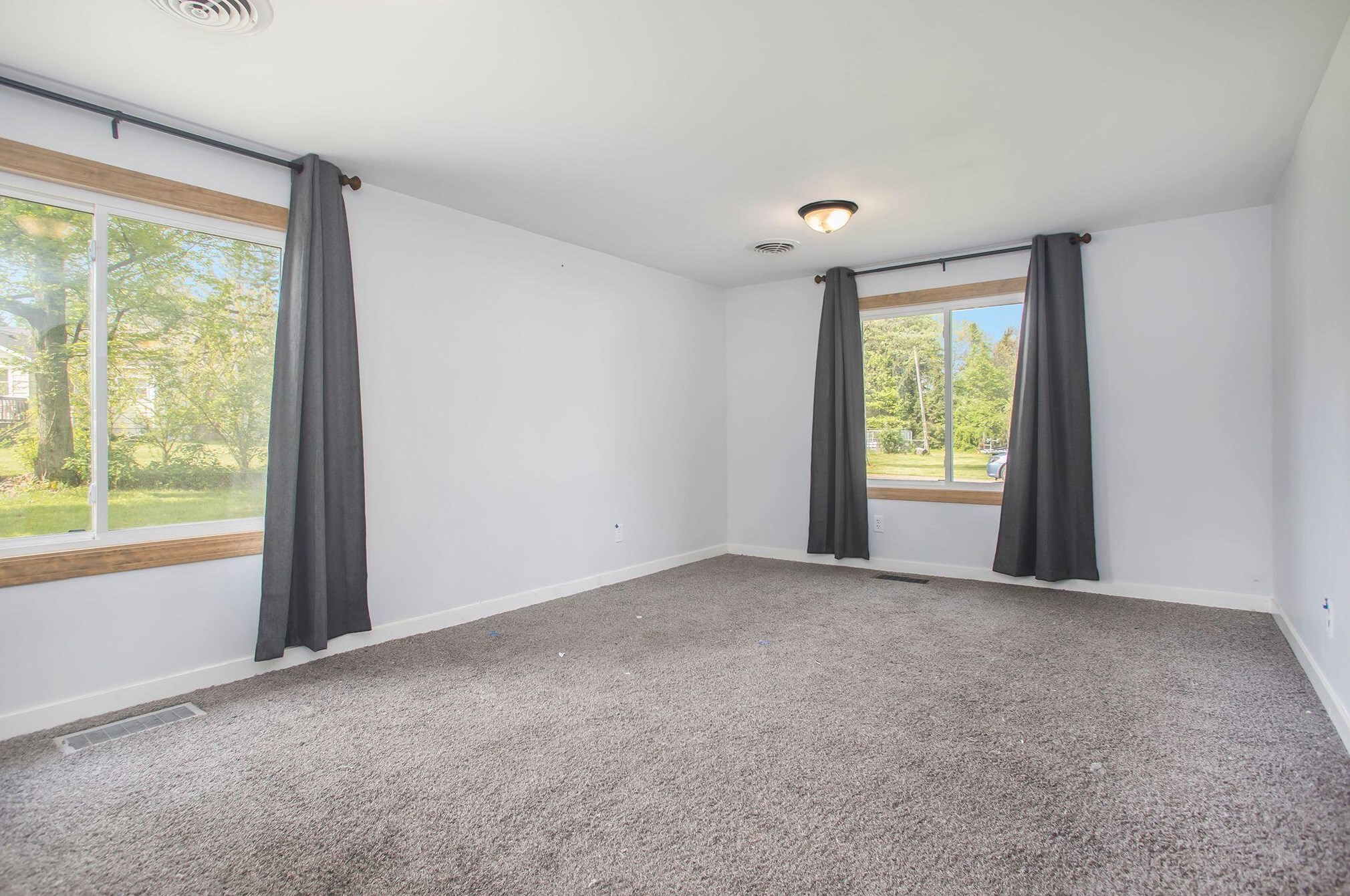 37129 Bay Ave, Paw Paw MI  49079-9310 exterior