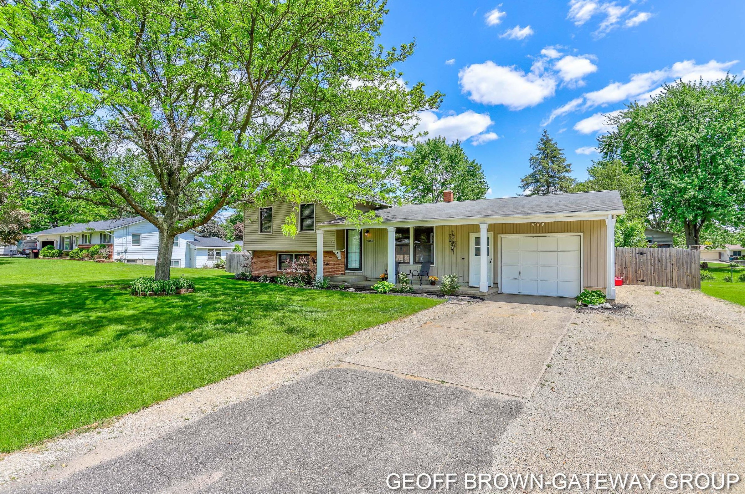 7350 Terrace Ln, Jenison, MI 49428-9718