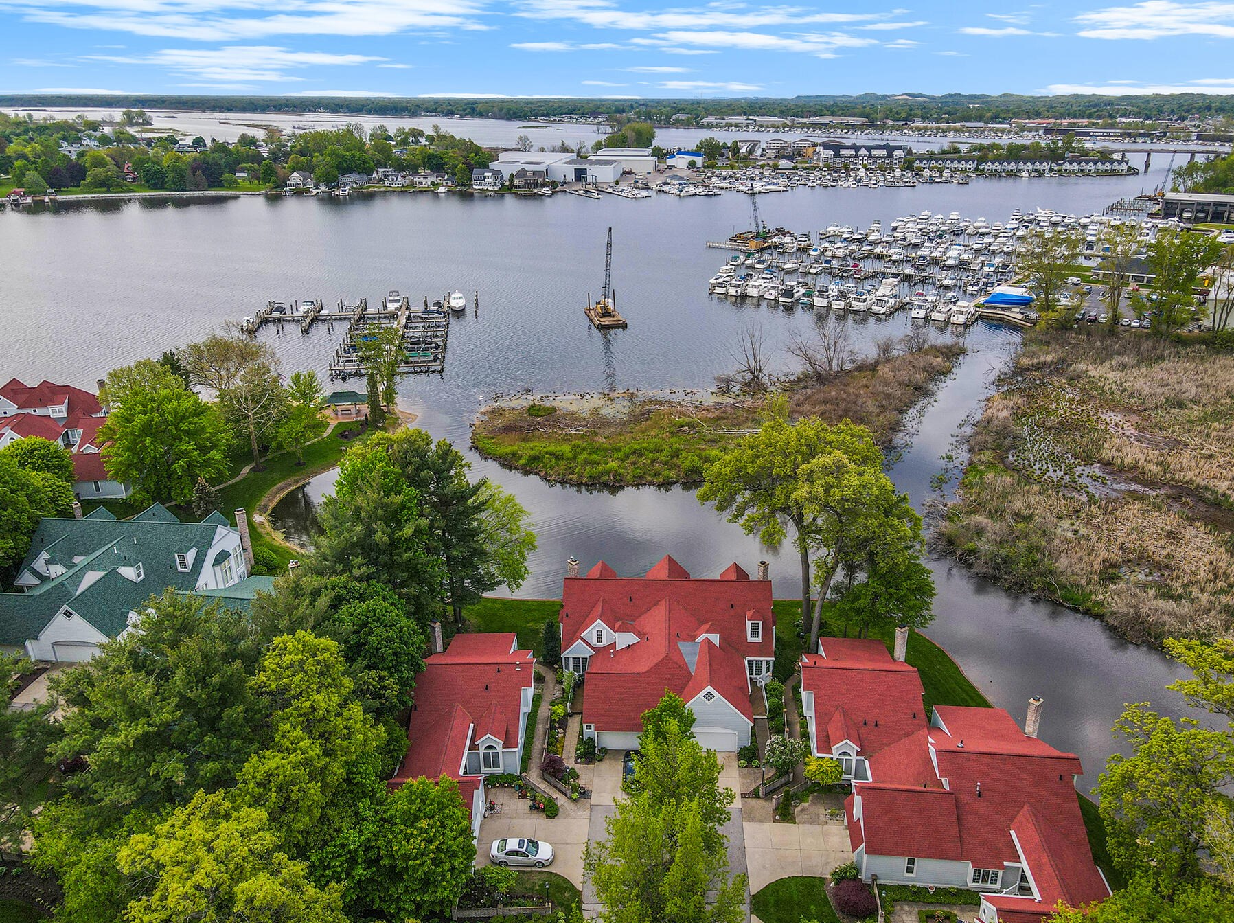 16844 Landing Dr, Spring Lake, MI 49456