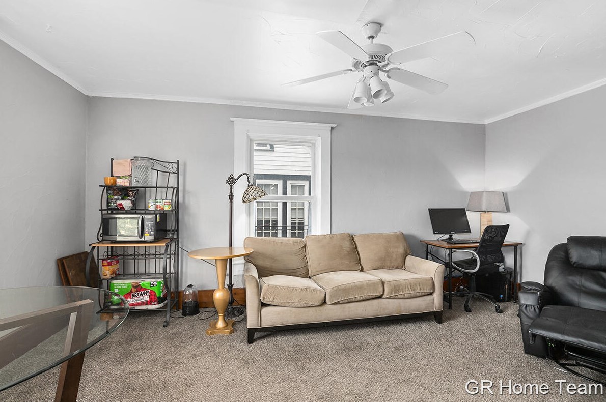 1006 Cherry St, Grand Rapids MI 49506-1450 exterior