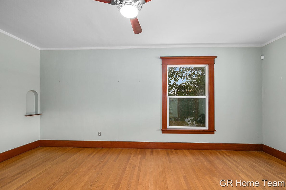 1006 Cherry St, Grand Rapids MI 49506-1450 exterior