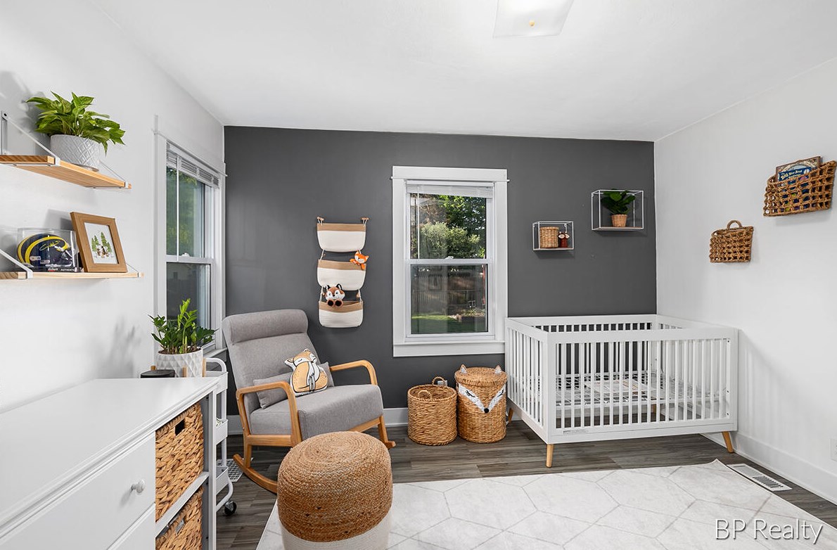 531 Cherry St, Wayland MI 49348-1076 exterior