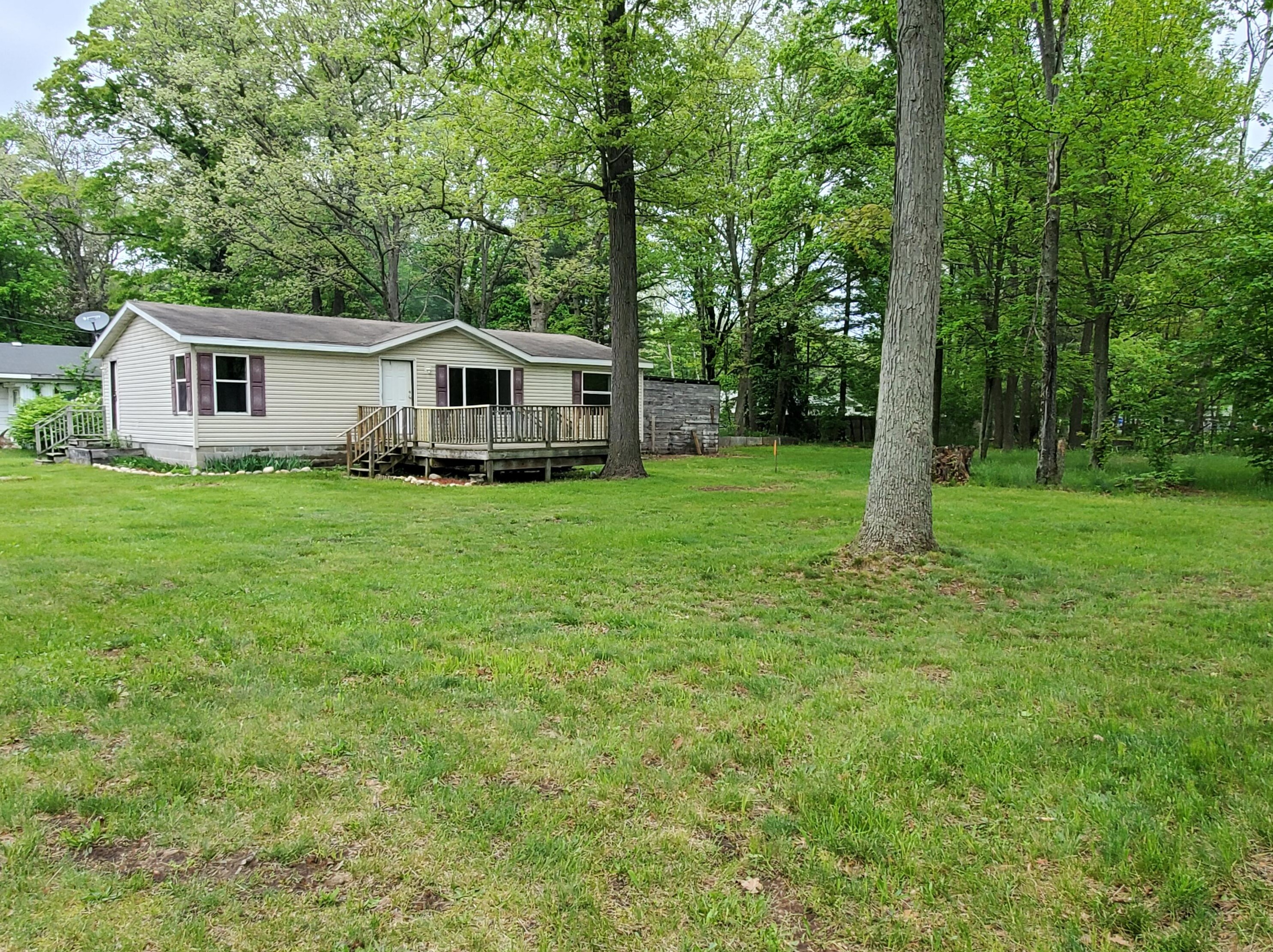 960 Pierce Rd, White Cloud, MI 49349-9735