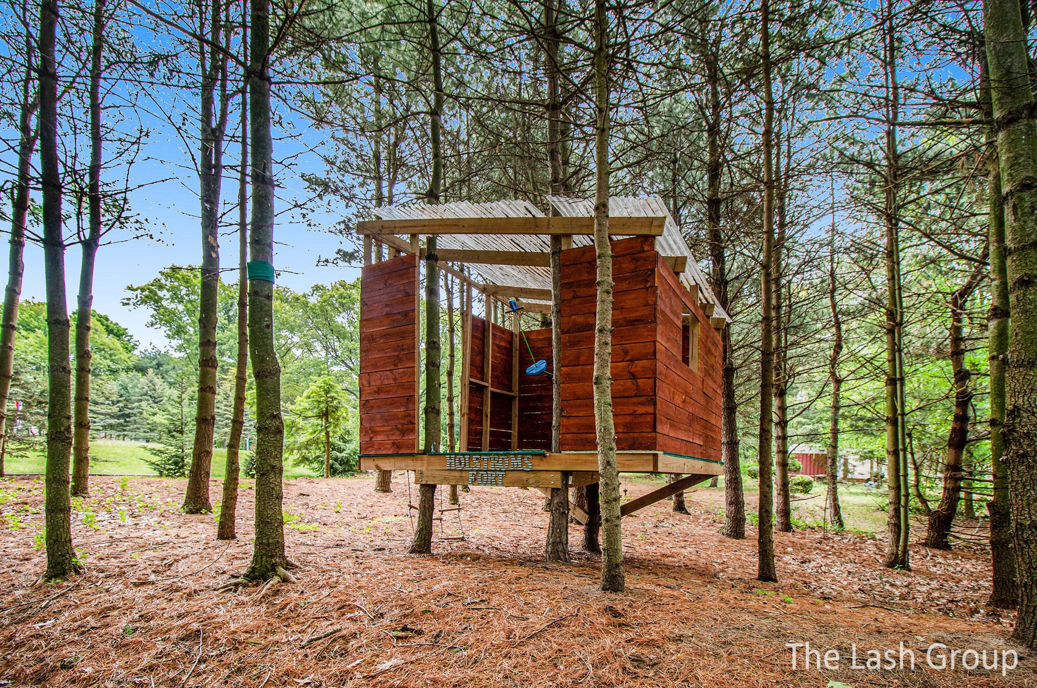 18522 Fruitport Rd, Spring Lake MI 49456-1157 exterior