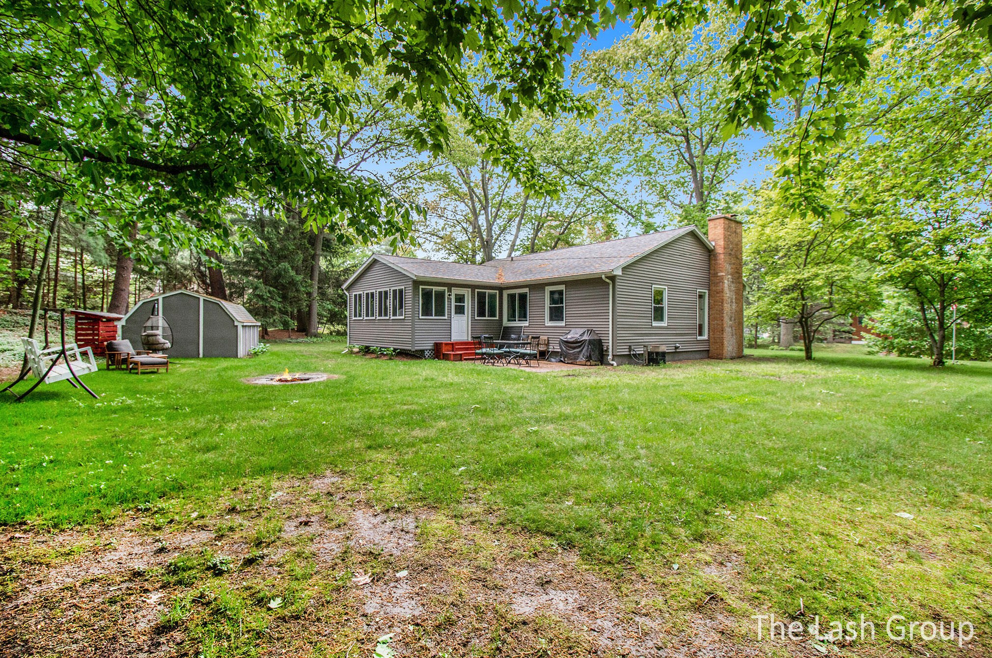 18522 Fruitport Rd, Spring Lake MI 49456-1157 exterior