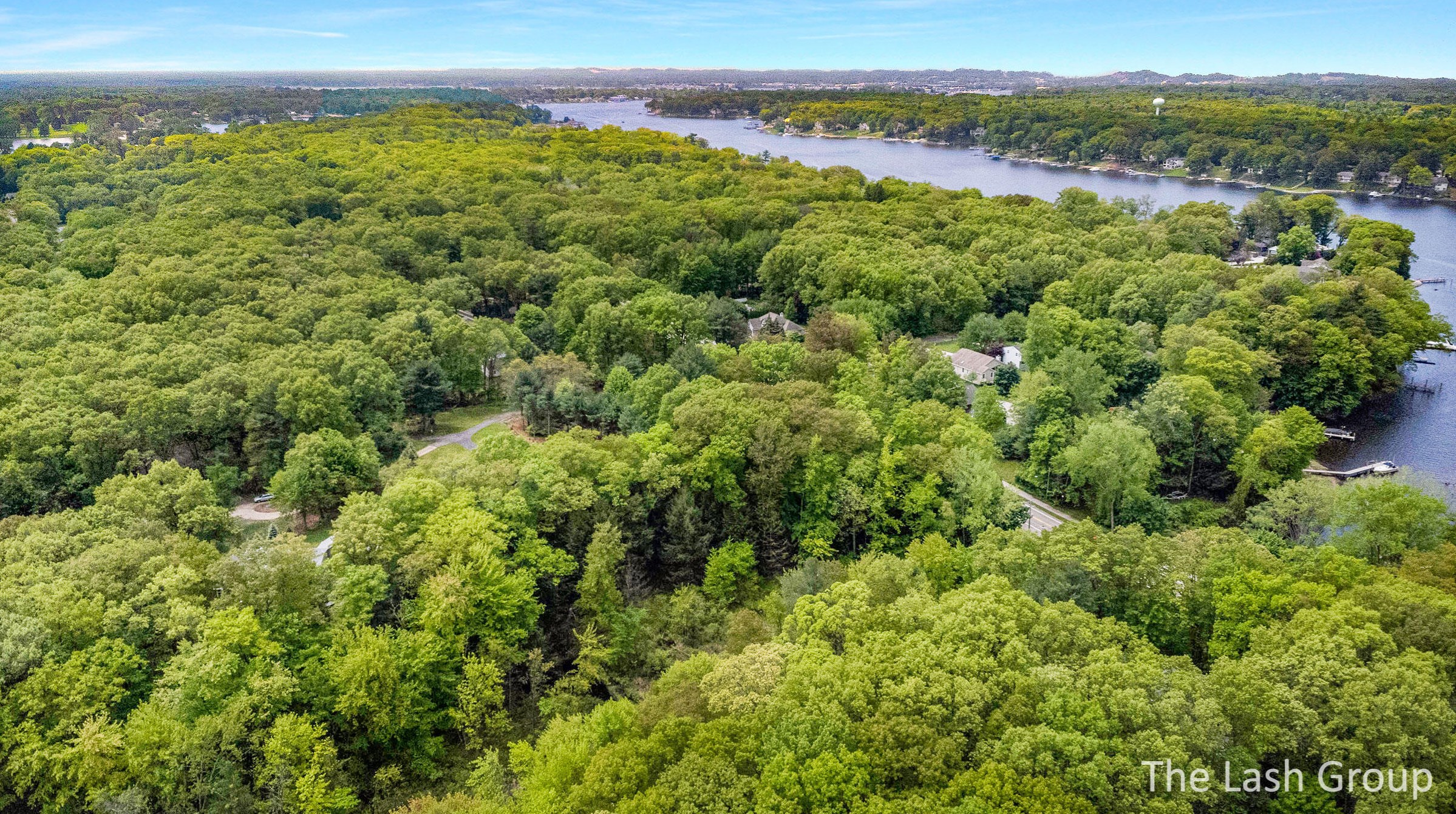 18522 Fruitport Rd, Spring Lake MI 49456-1157 exterior