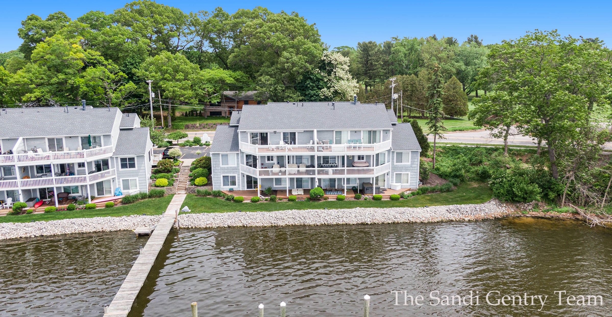 17497 N Fruitport Rd, Spring Lake, MI 49456