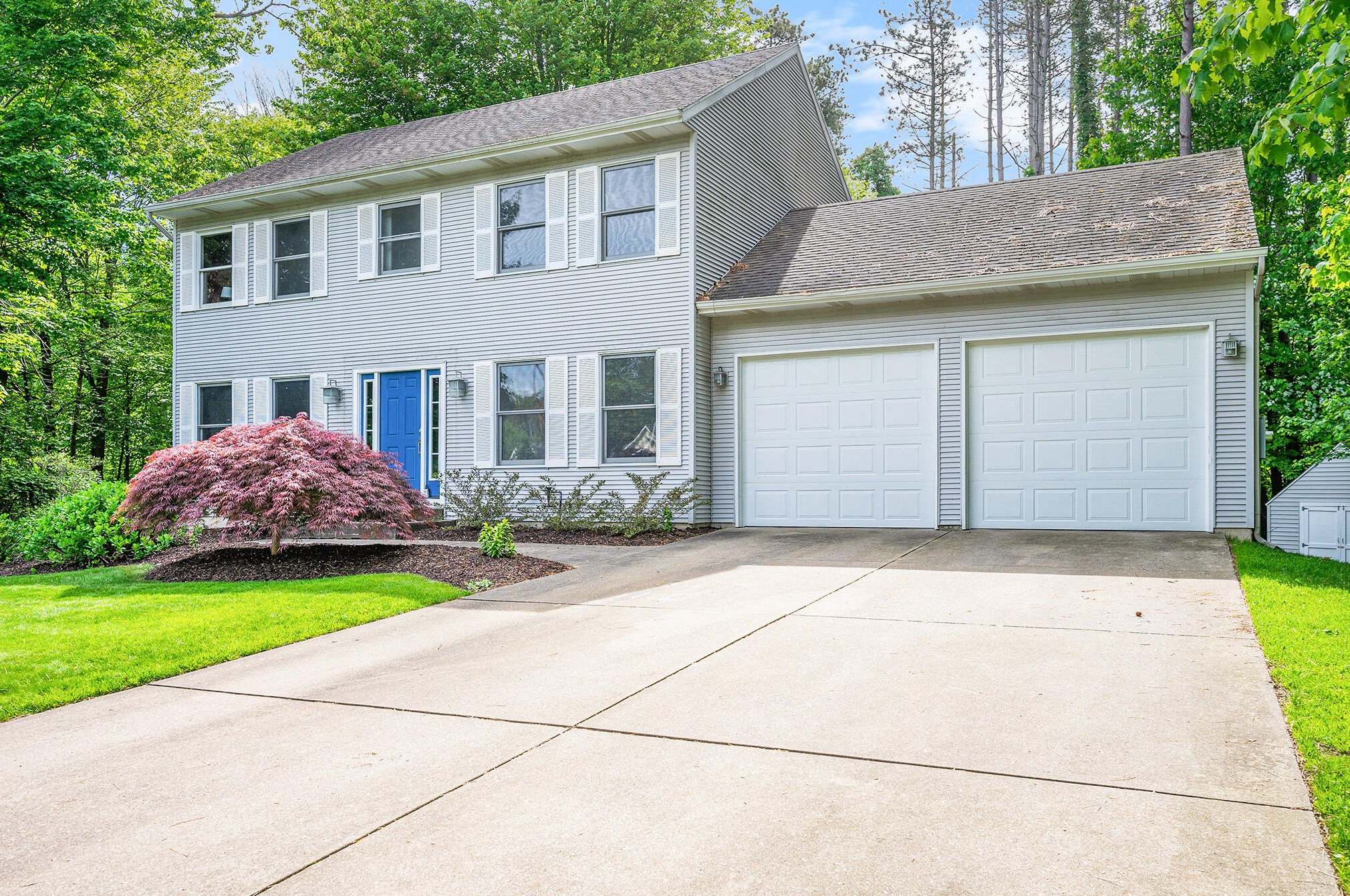 4609 Forest Ln, Holland, MI 49423-8991