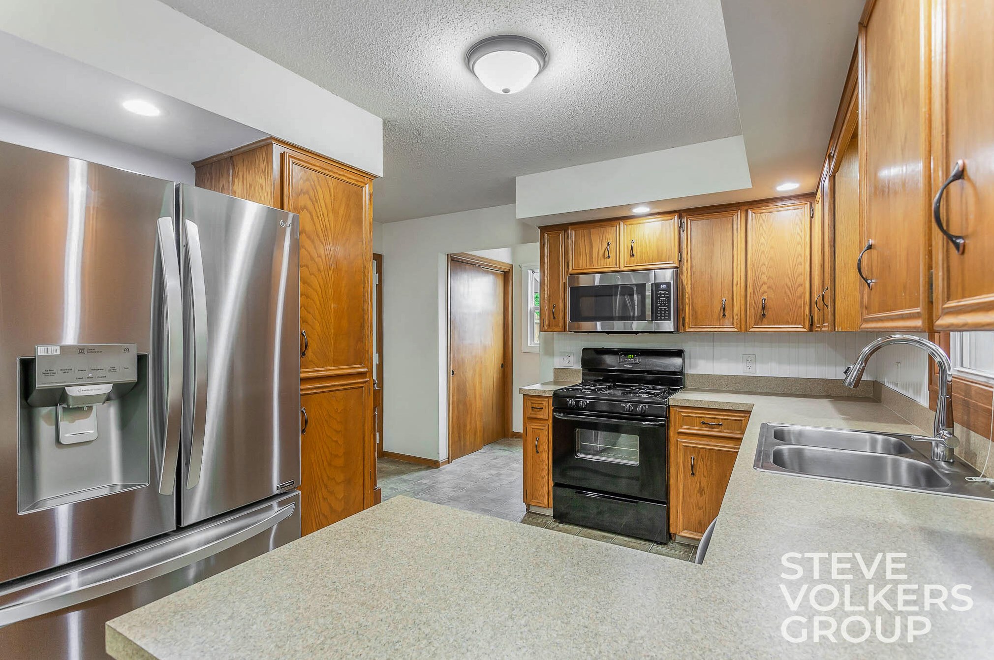 7385 Sunview Dr, Grand Rapids MI 49548-7381 exterior