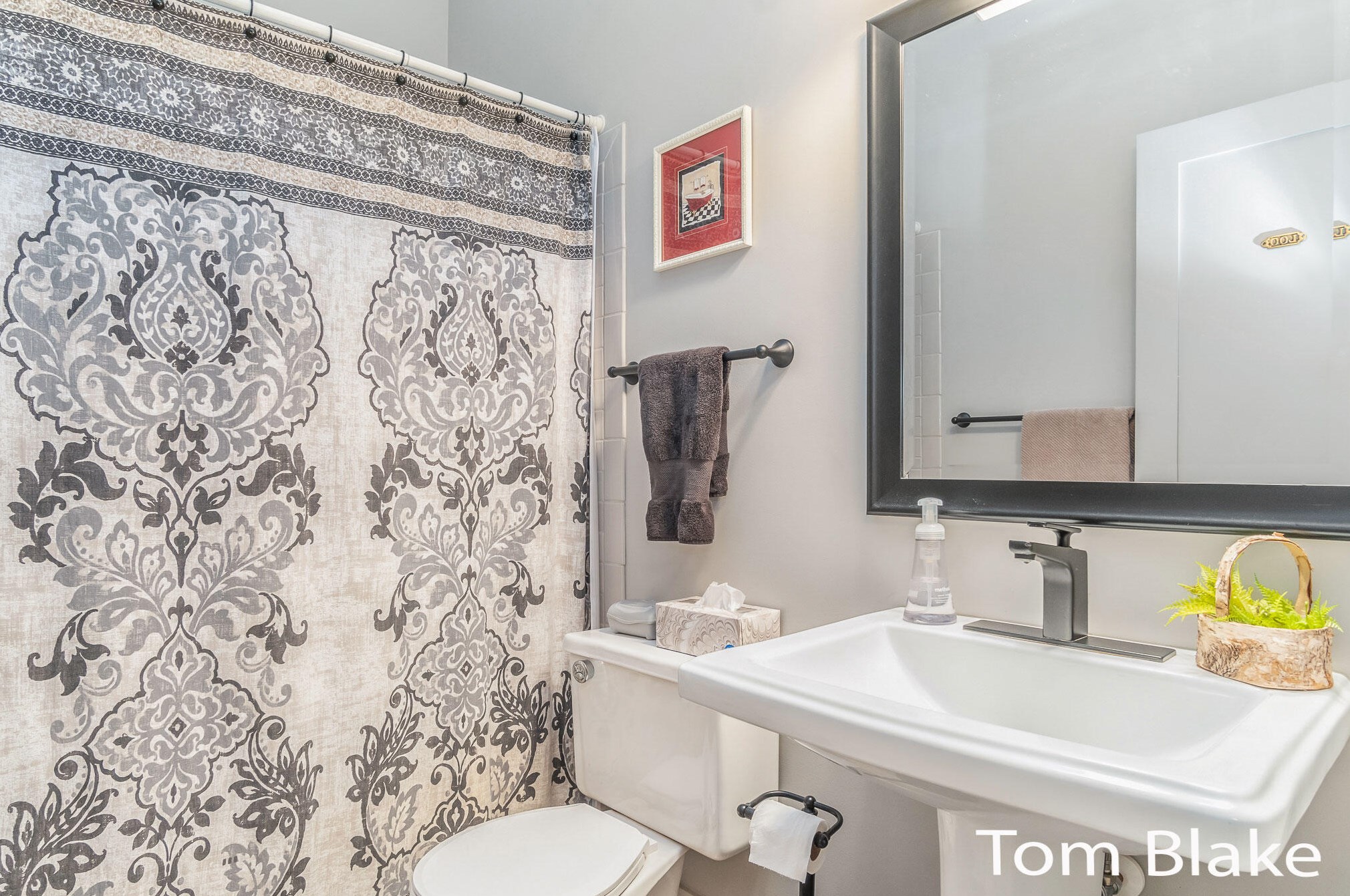 16370 Highland Dr, Spring Lake MI 49456-2310 exterior