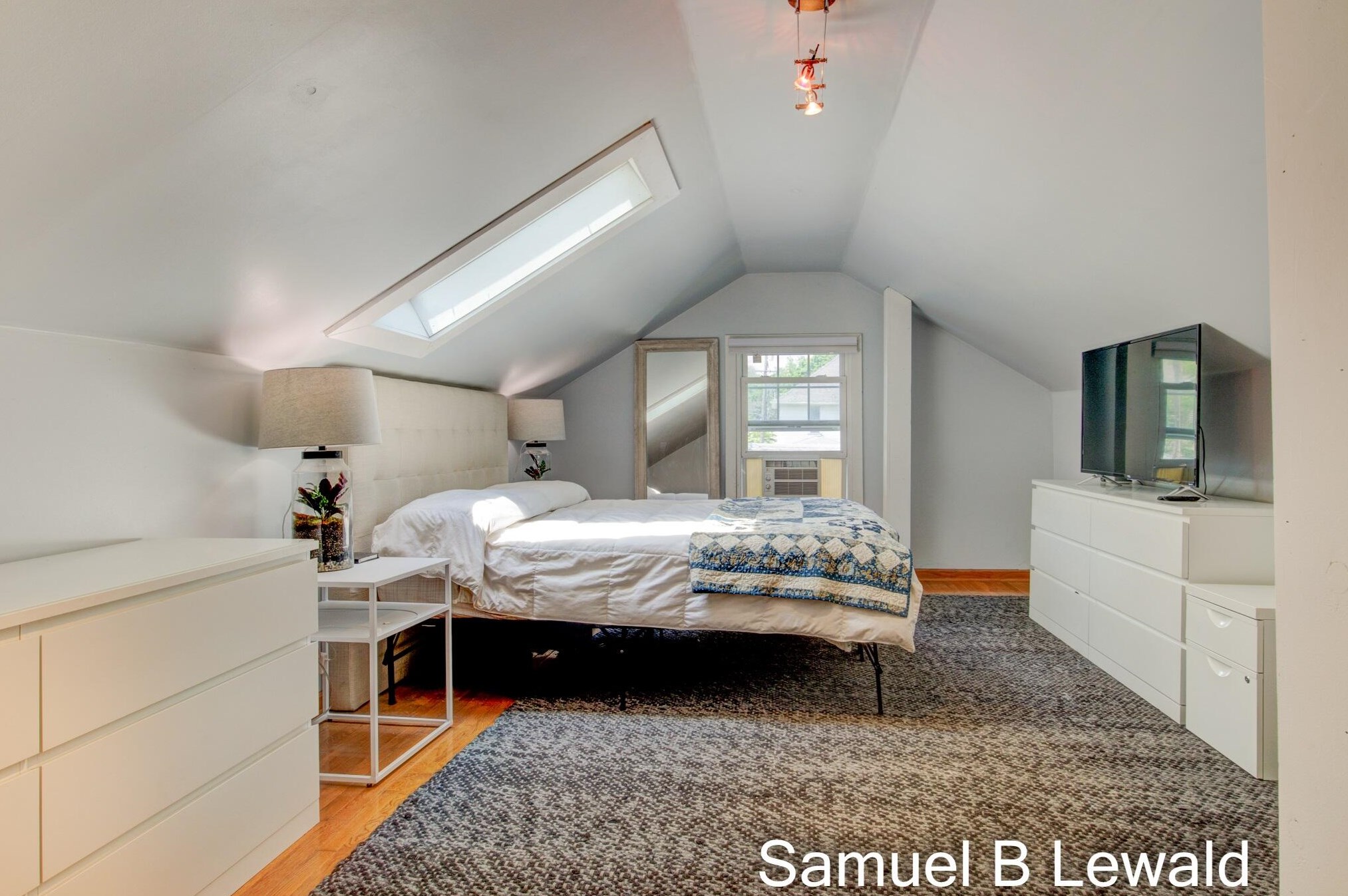 1418 Hope St, Grand Rapids MI 49506-1614 exterior