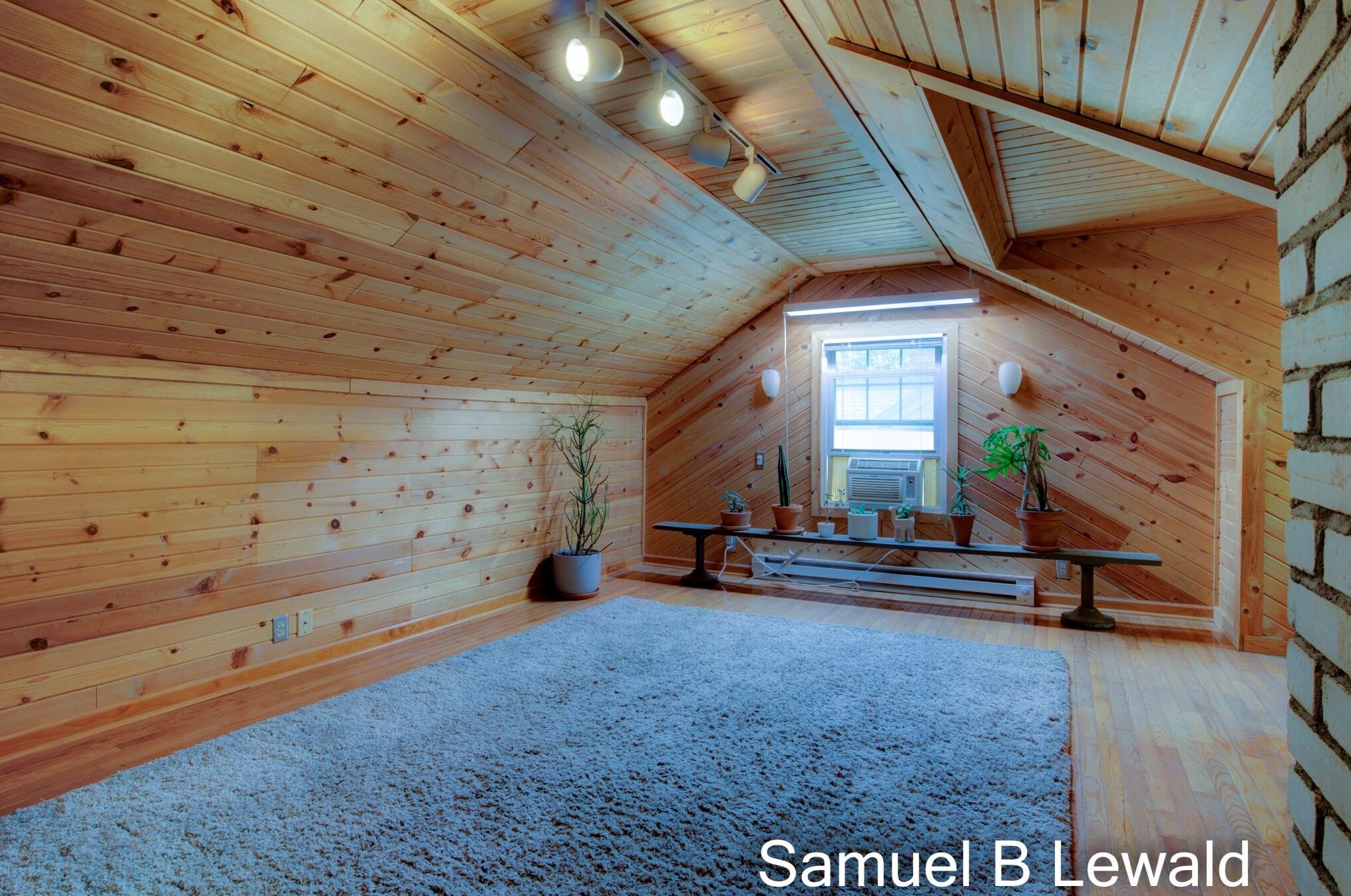 1418 Hope St, Grand Rapids MI 49506-1614 exterior