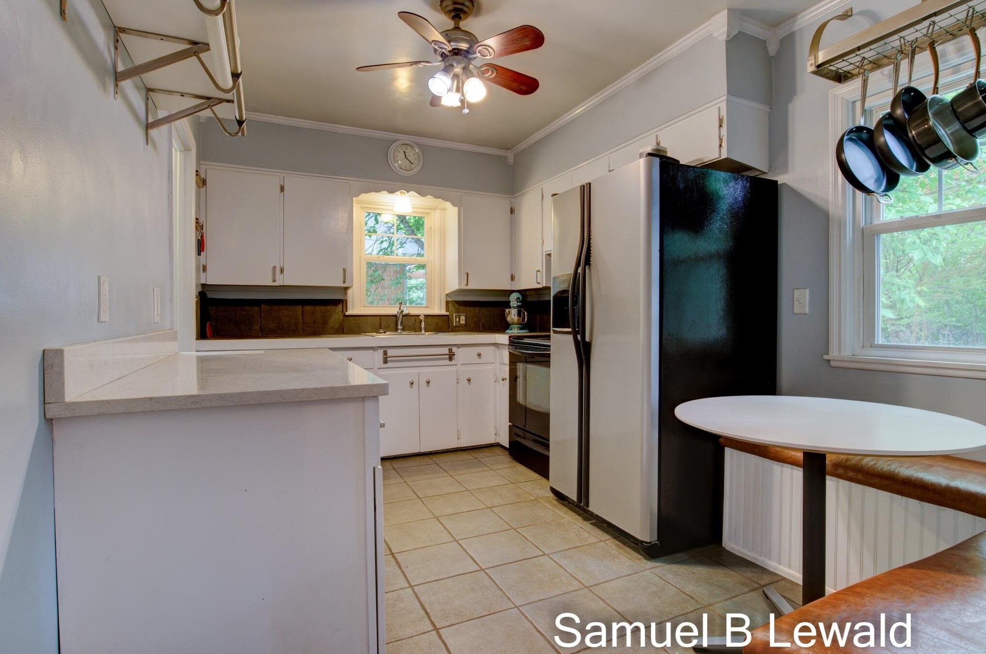 1418 Hope St, Grand Rapids MI 49506-1614 exterior