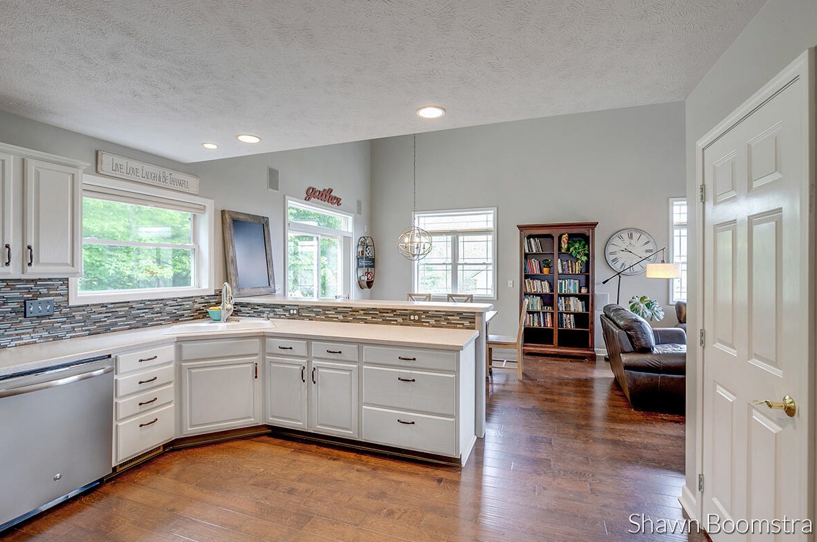 4016 Ronalds Rd, Dorr MI 49323-9071 exterior