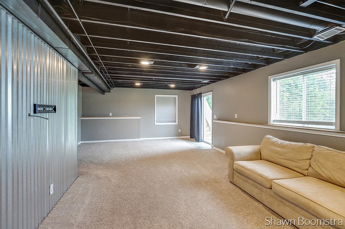 4016 Ronalds Rd, Dorr MI 49323-9071 exterior