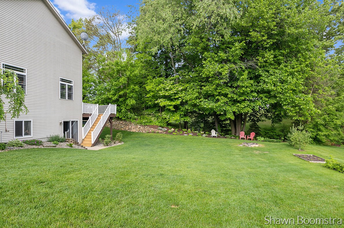 4016 Ronalds Rd, Dorr MI 49323-9071 exterior