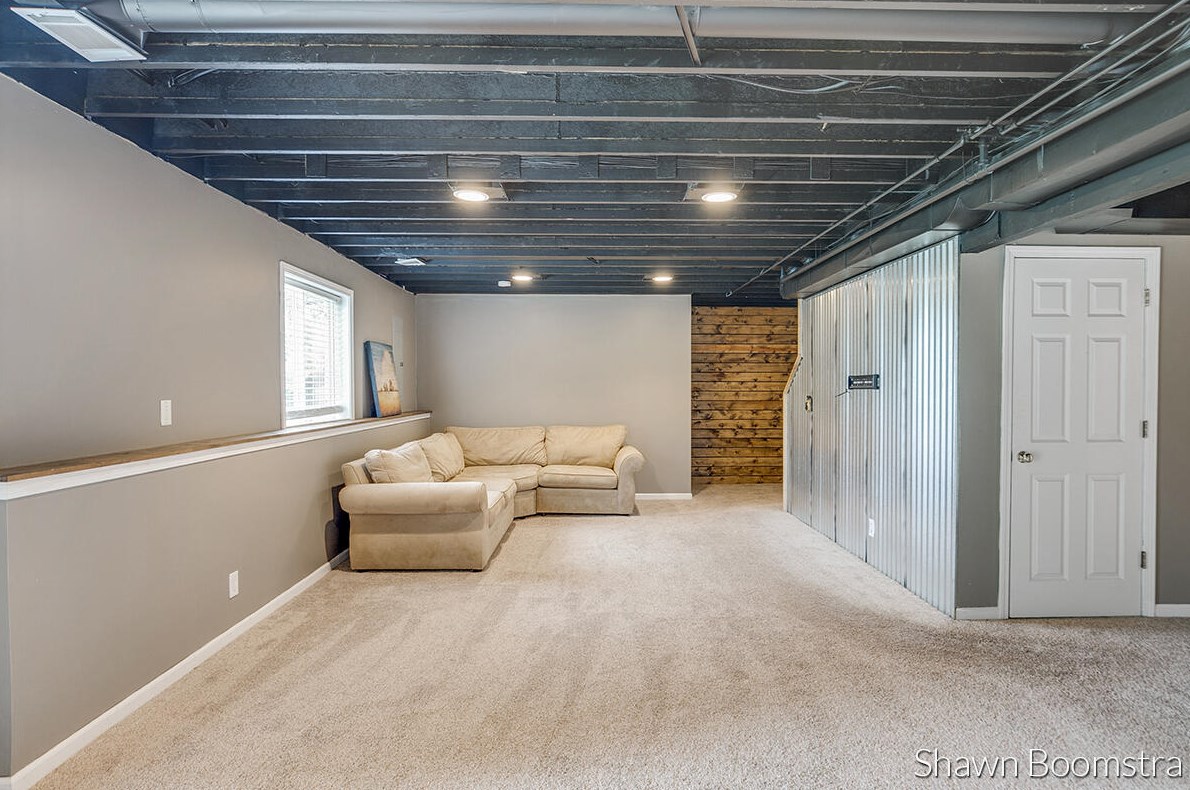 4016 Ronalds Rd, Dorr MI 49323-9071 exterior