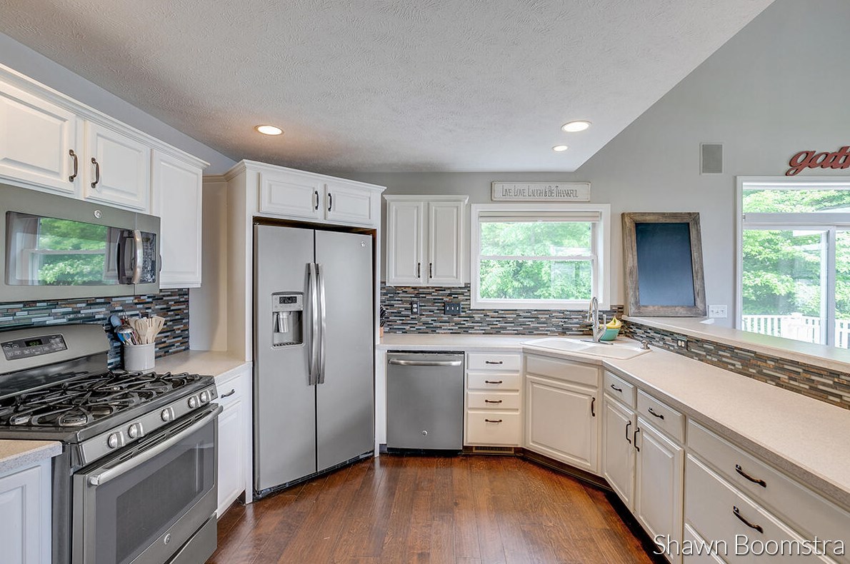 4016 Ronalds Rd, Dorr MI 49323-9071 exterior