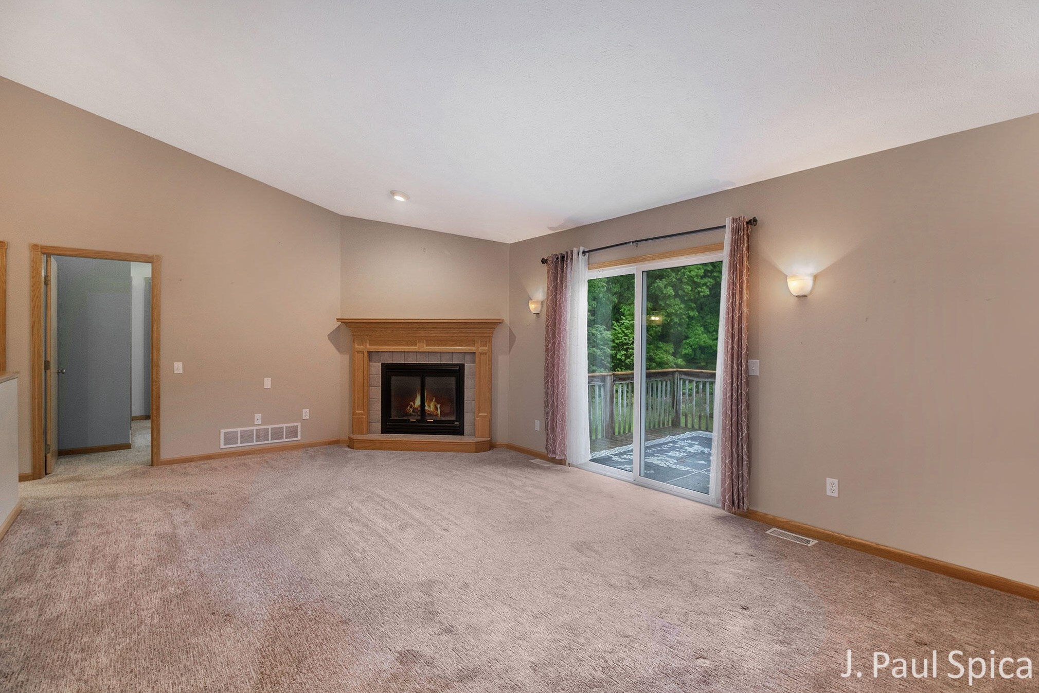 2037 Winding Oak Dr, Dorr MI 49323-9342 exterior