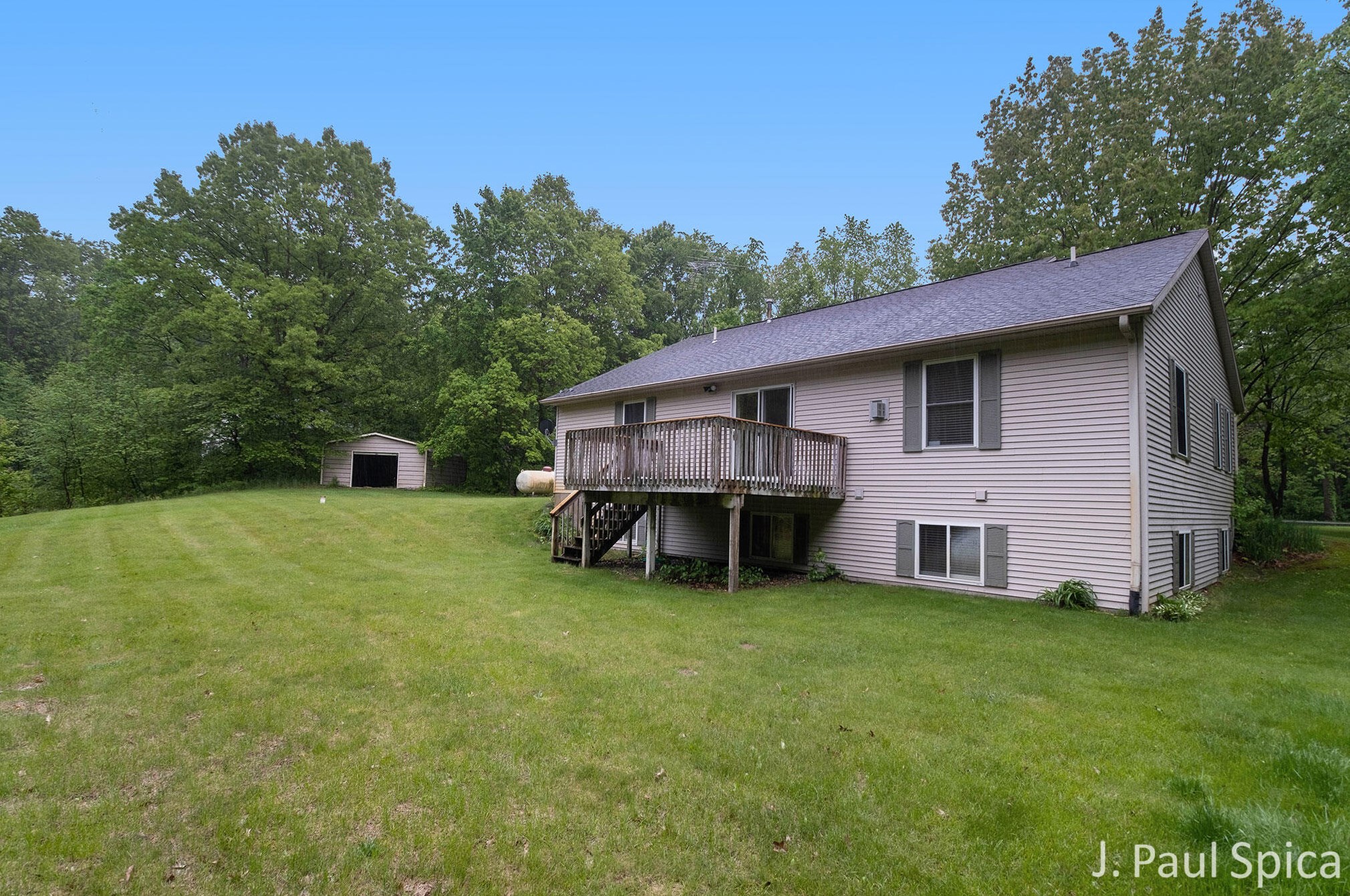 2037 Winding Oak Dr, Dorr MI 49323-9342 exterior