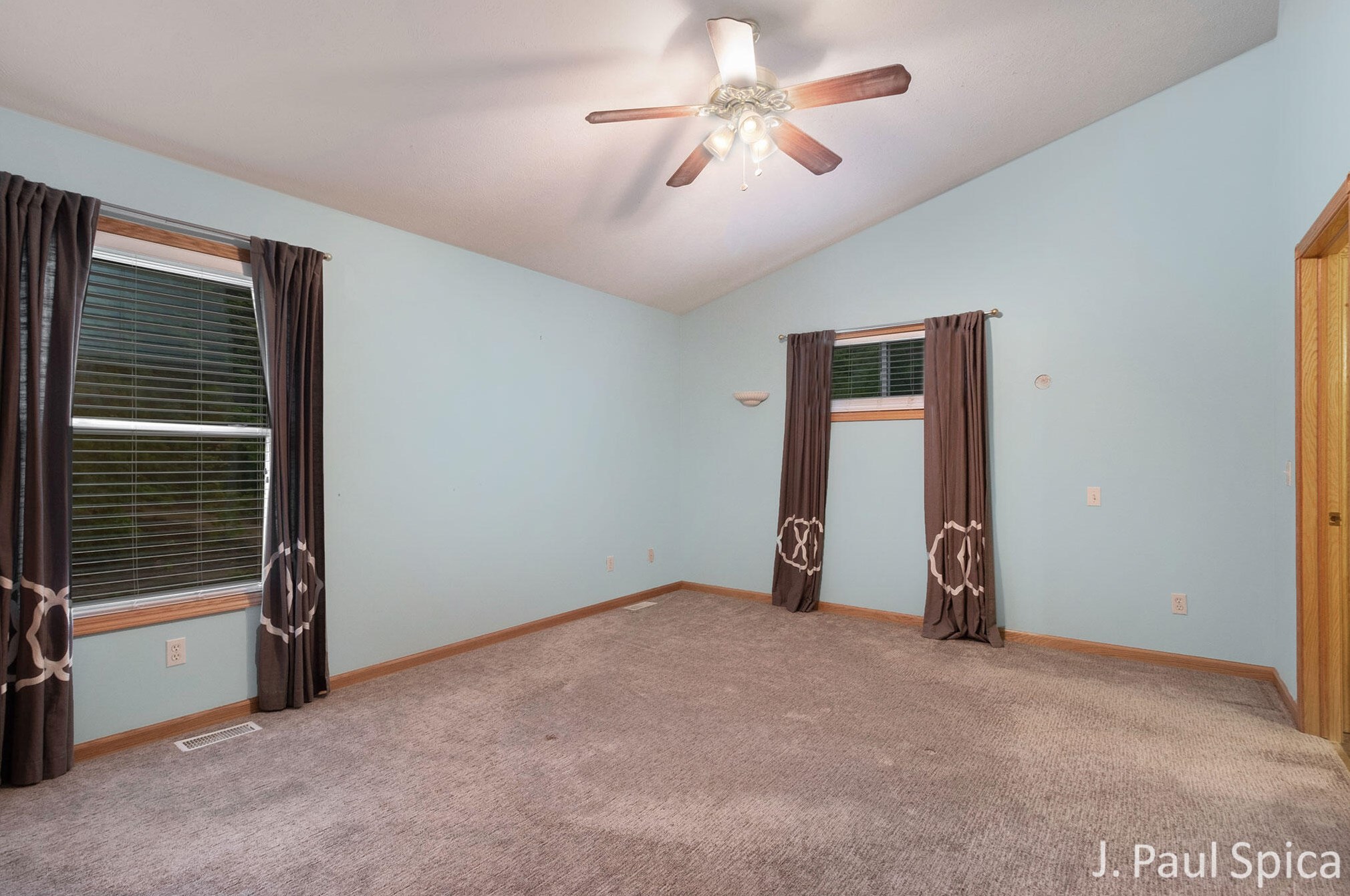 2037 Winding Oak Dr, Dorr MI 49323-9342 exterior