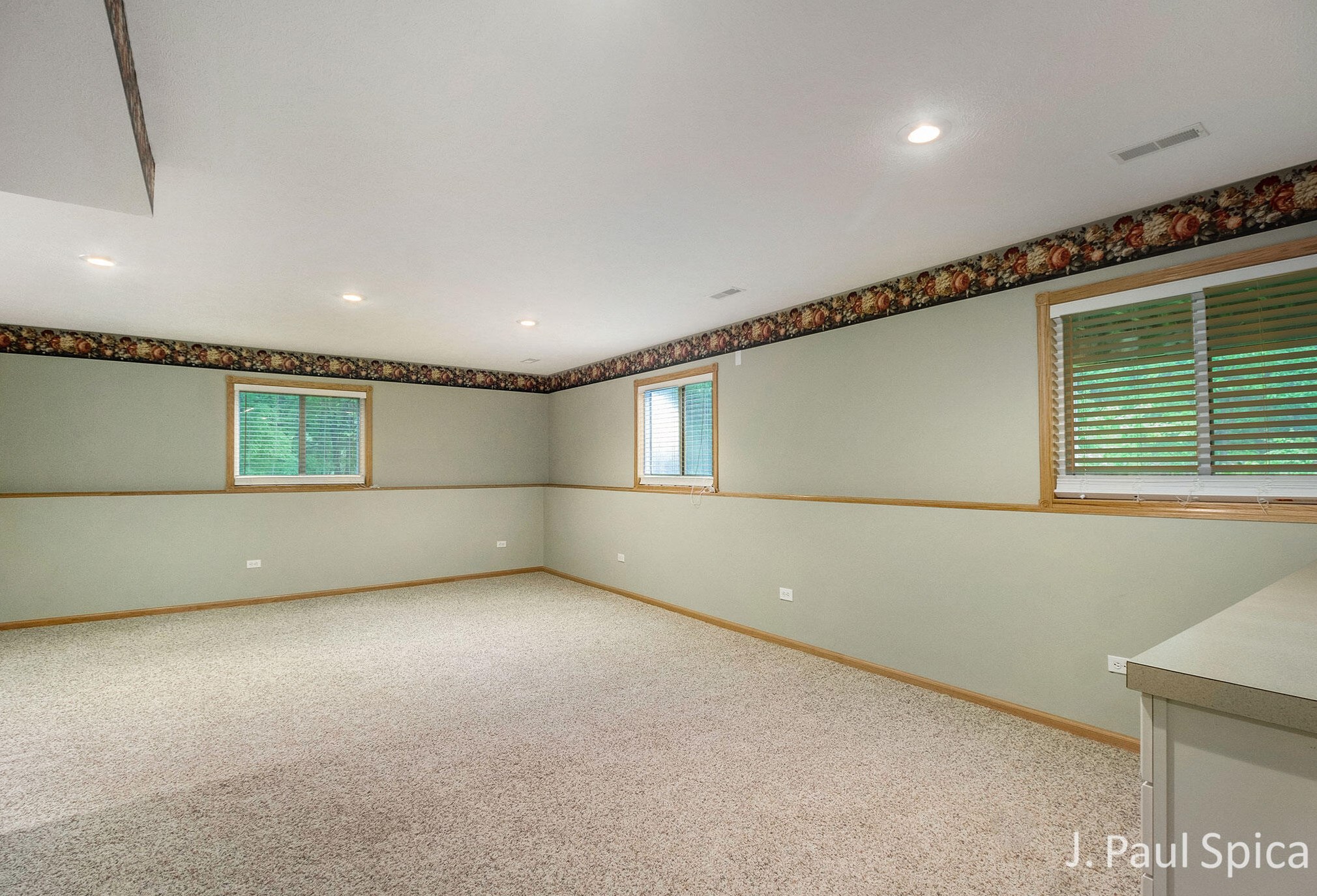 2037 Winding Oak Dr, Dorr MI 49323-9342 exterior