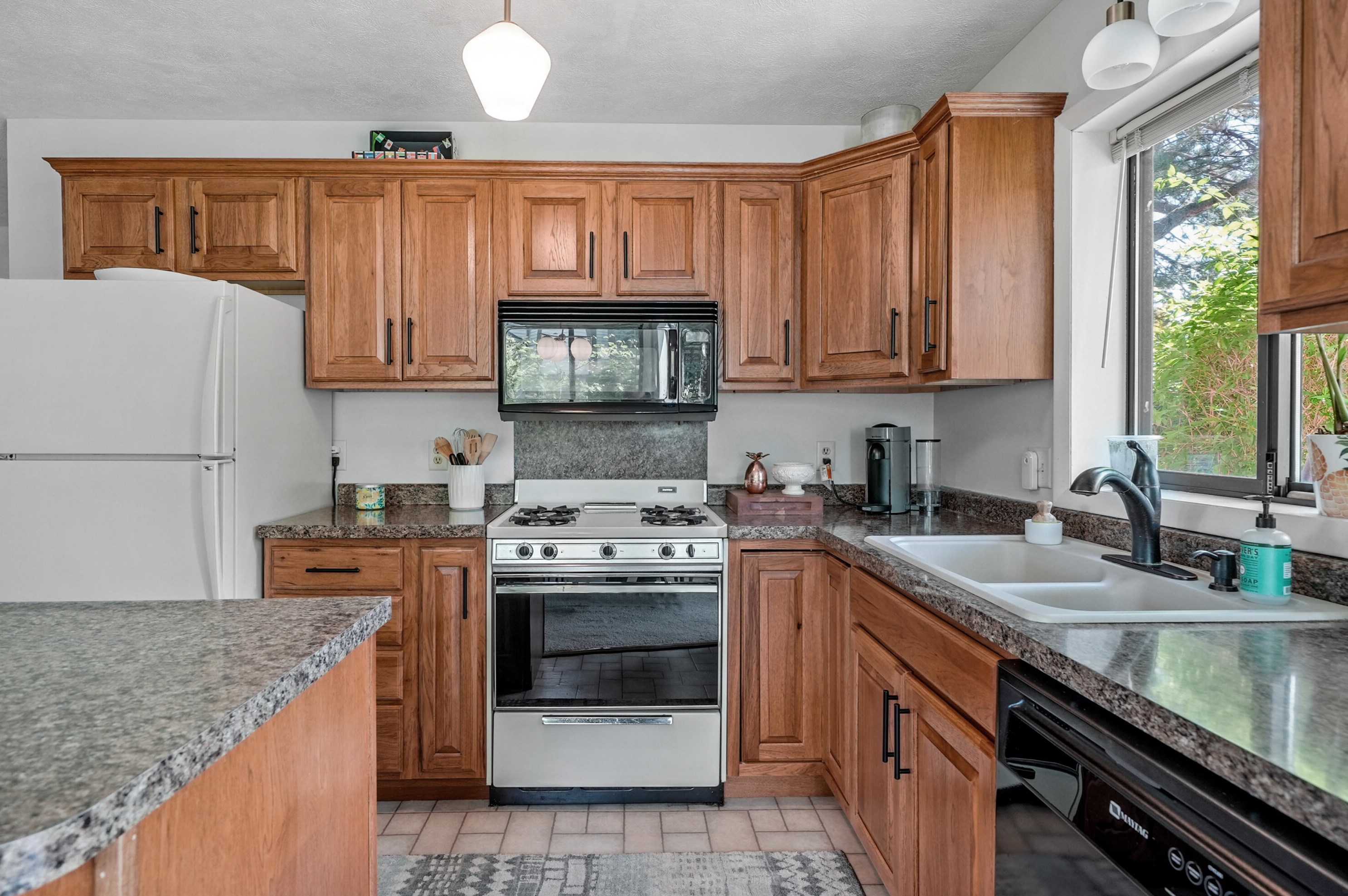 5067 Stauffer Ave, Grand Rapids MI 49508-5149 exterior